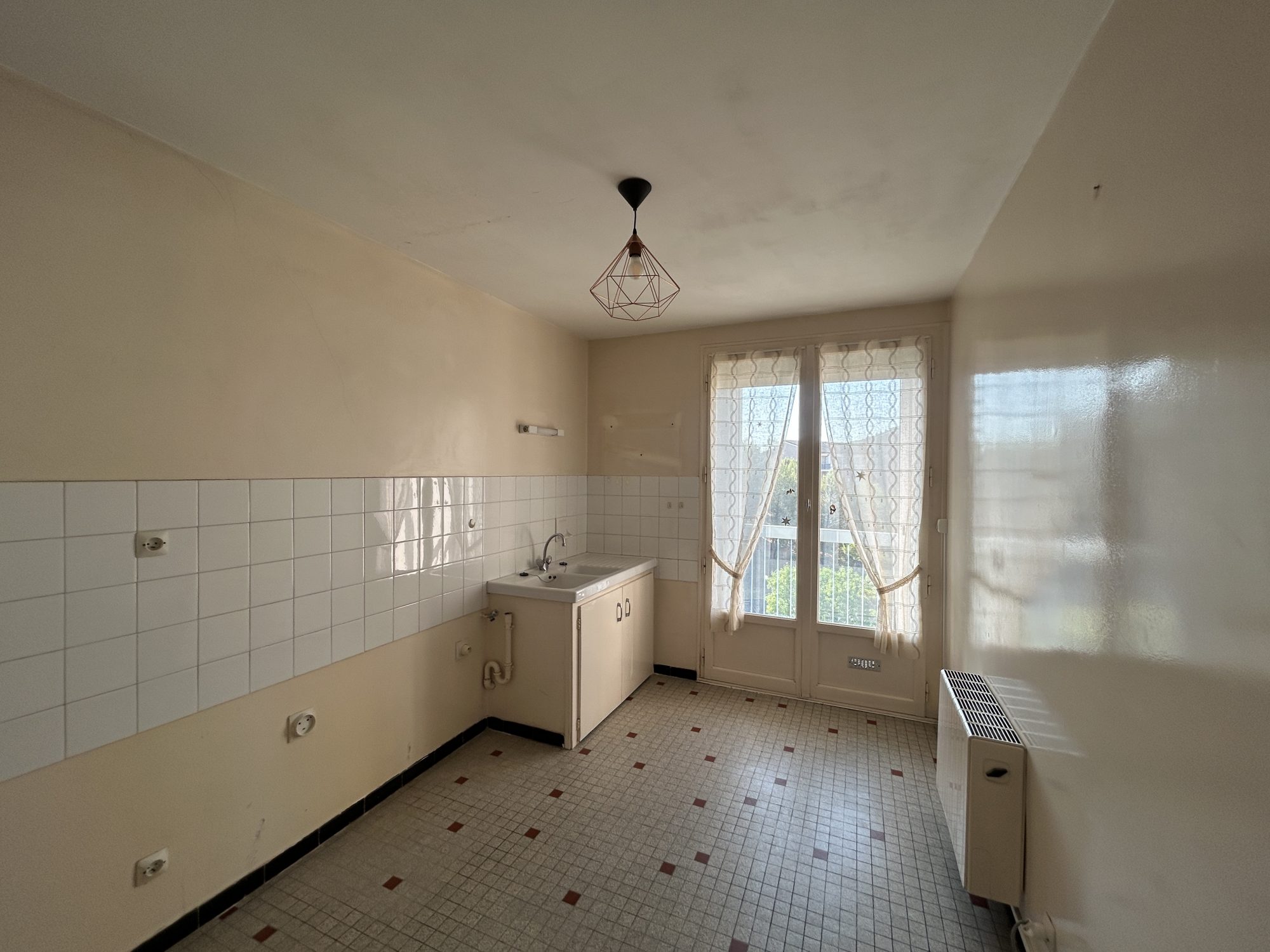 Appartement - 3 pièces - 70 m² - PRIVAS (07000)