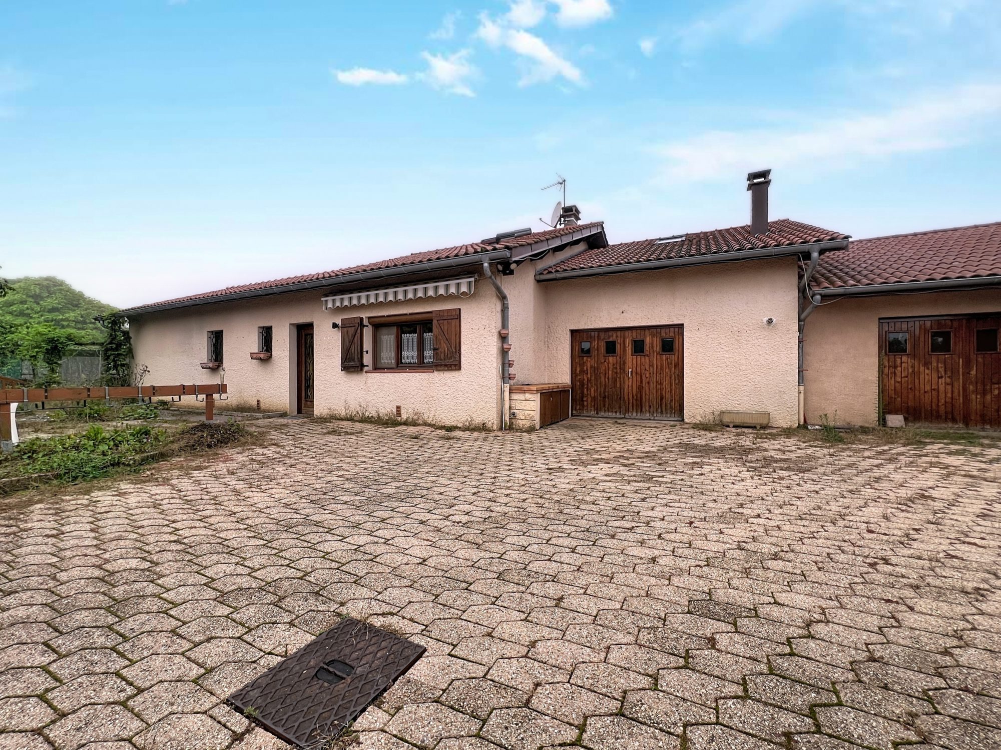 MAISON PLAIN-PIED 3 CHAMBRES STUDIO ET ANNEXES