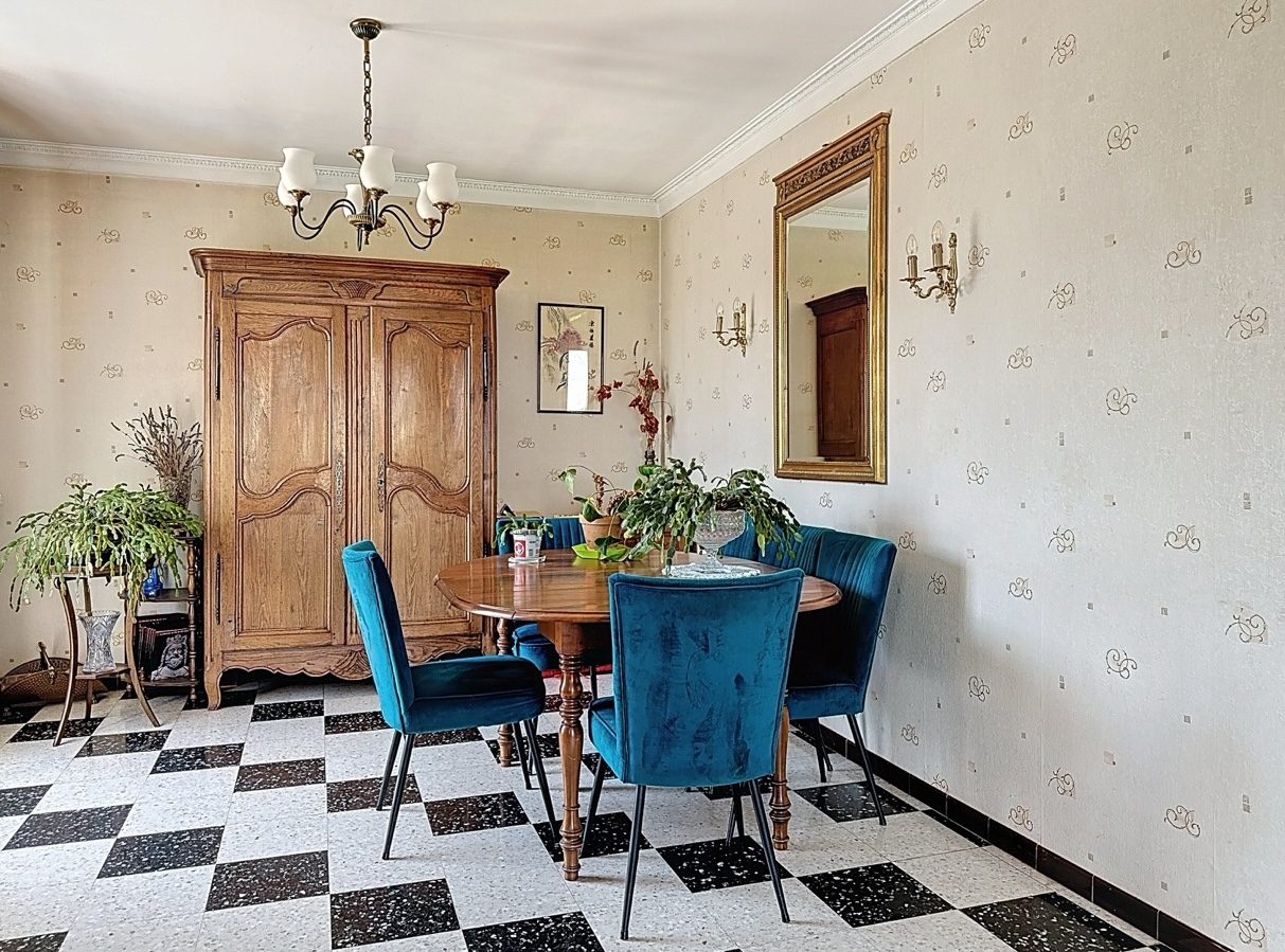 MAISON 150 m2 - 8 PIÈCES - 15 MIN DIJON - Magny-sur-Tille 21110