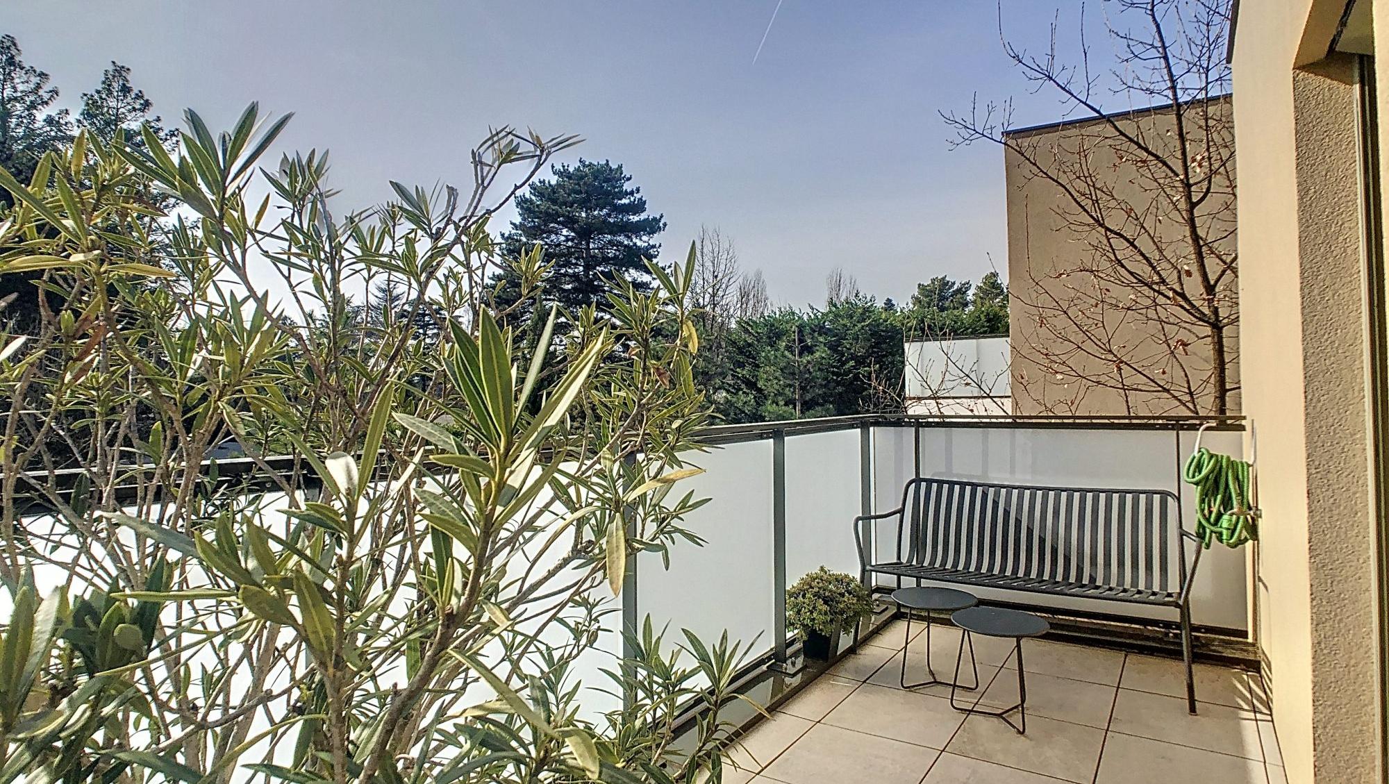T5 toit-terrasse dernier étage, vue, sans vis à vis Saint-Cyr-au-Mont-d'Or 69450