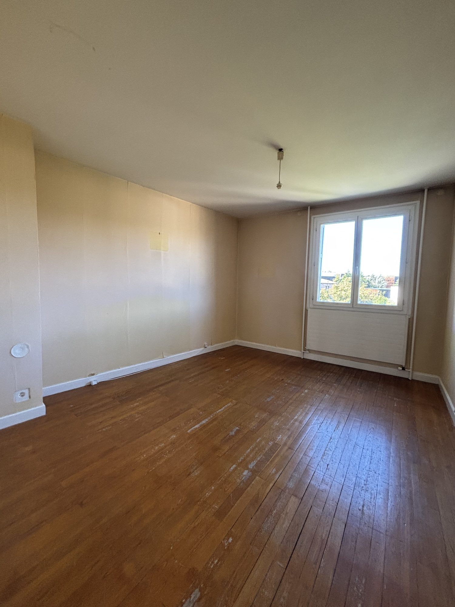 Appartement - 3 pièces - 92 m² - Saint-Étienne (42000)
