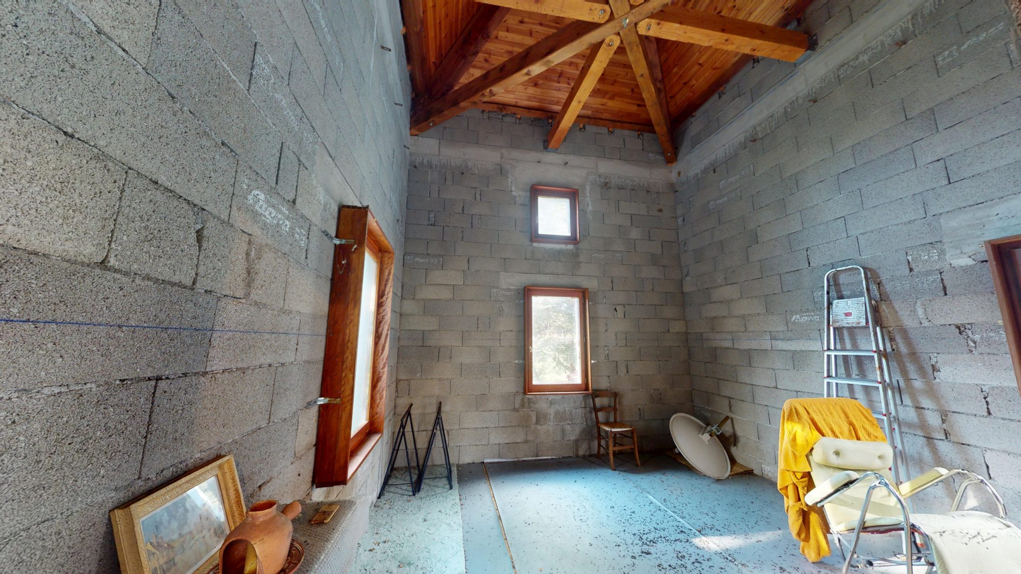 CHALET ET DEPENDANCES Saint-Pal-de-Chalencon 43500