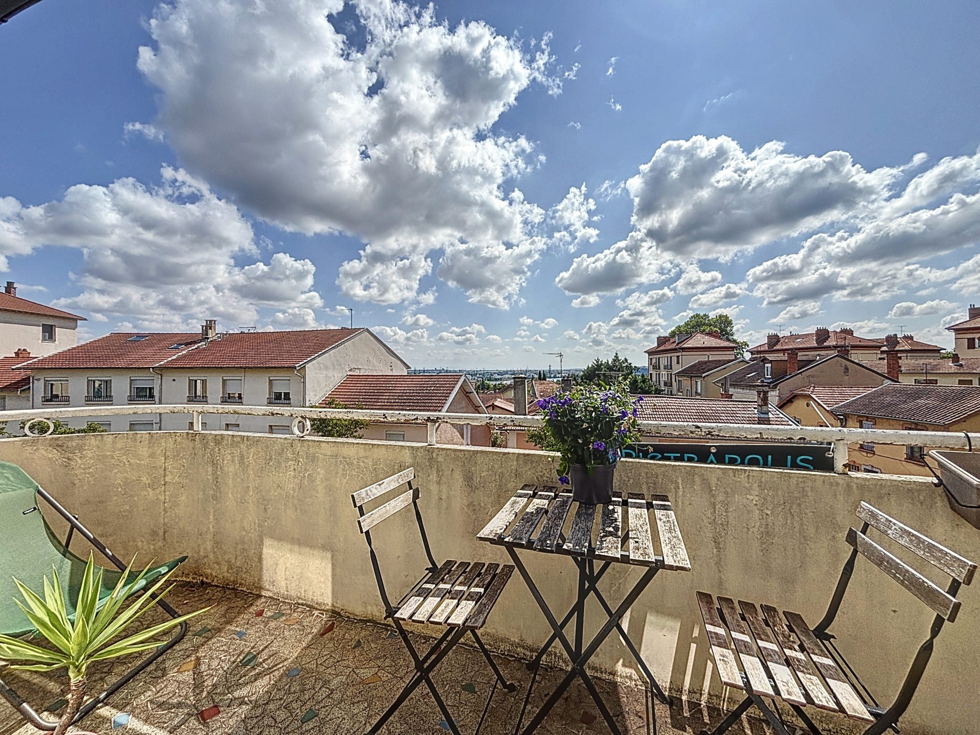 T4 de 90 m², dernier étage, balcon, garage et cave