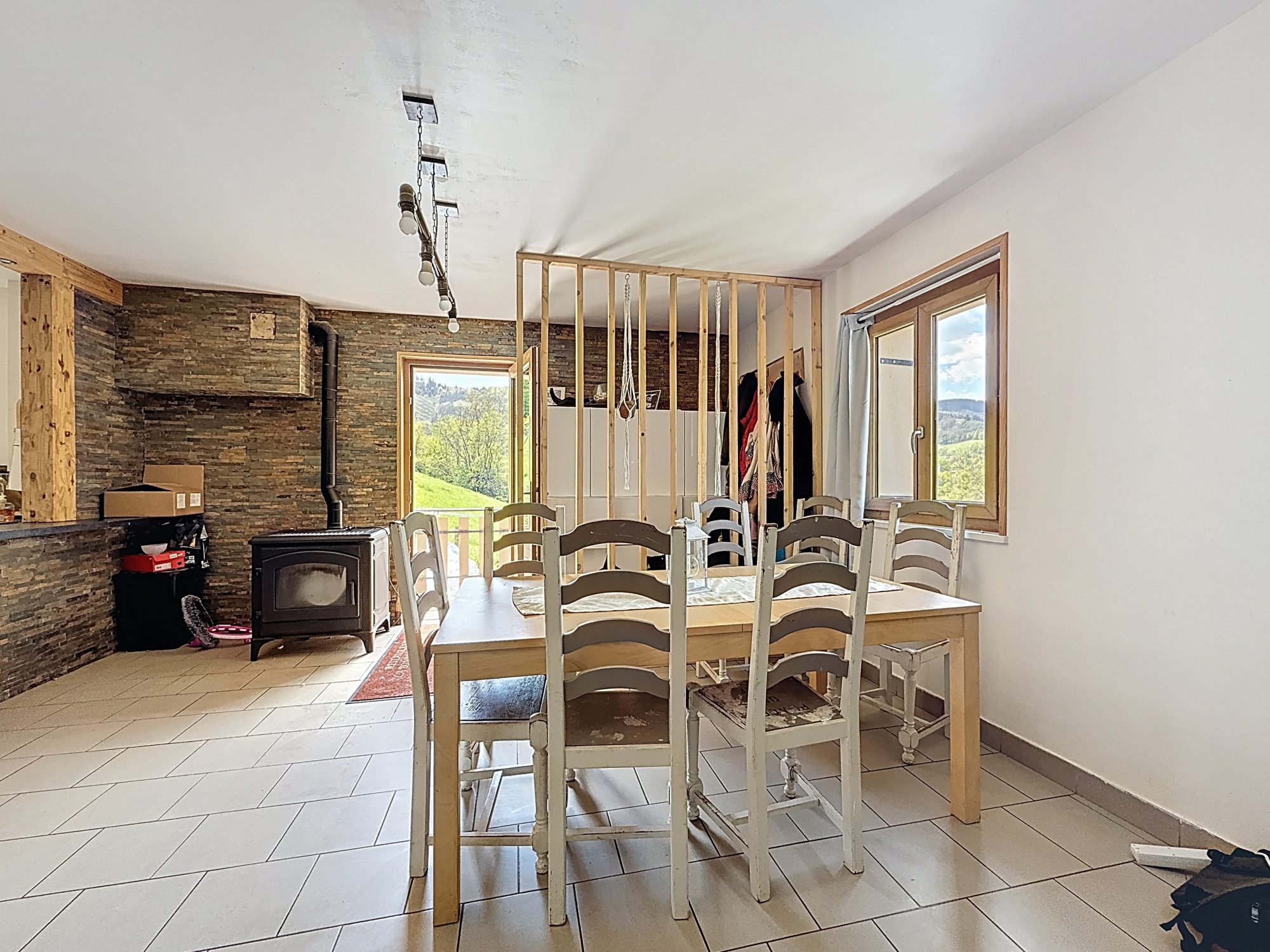 Maison à joux renovée 3/4 Chambres Tarare 69170