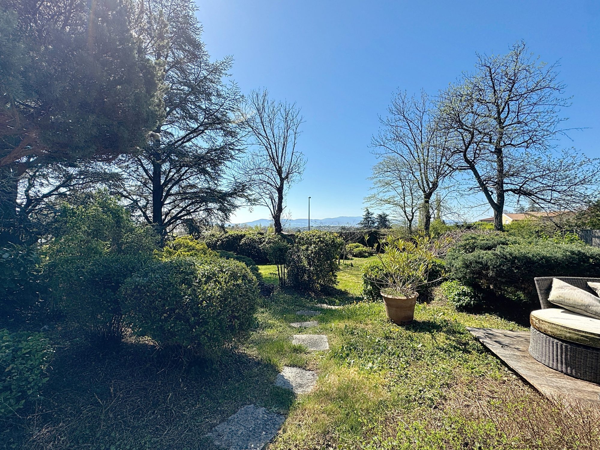 Maison T7 200m² sur 3327m² de terrain, piscine 12x6m Saint-Laurent-d'Agny 69440