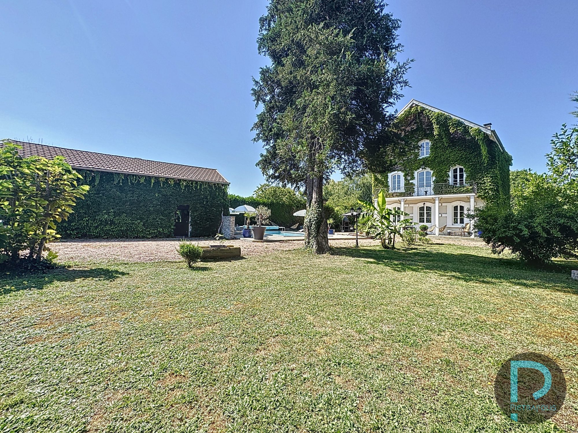Maison bourgeoise avec dépendances 188 m2