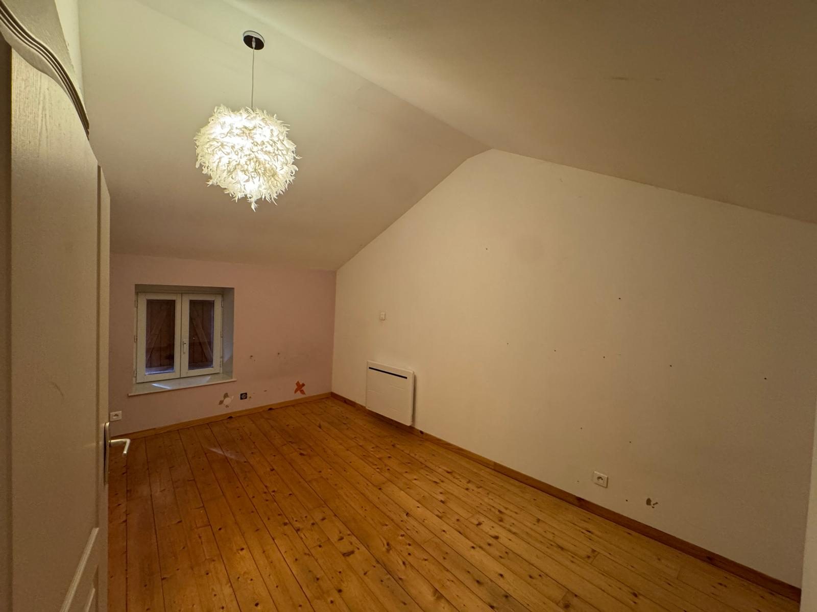 Maison ancienne 108m² avec belle dépendance Saint-Appolinaire 69170