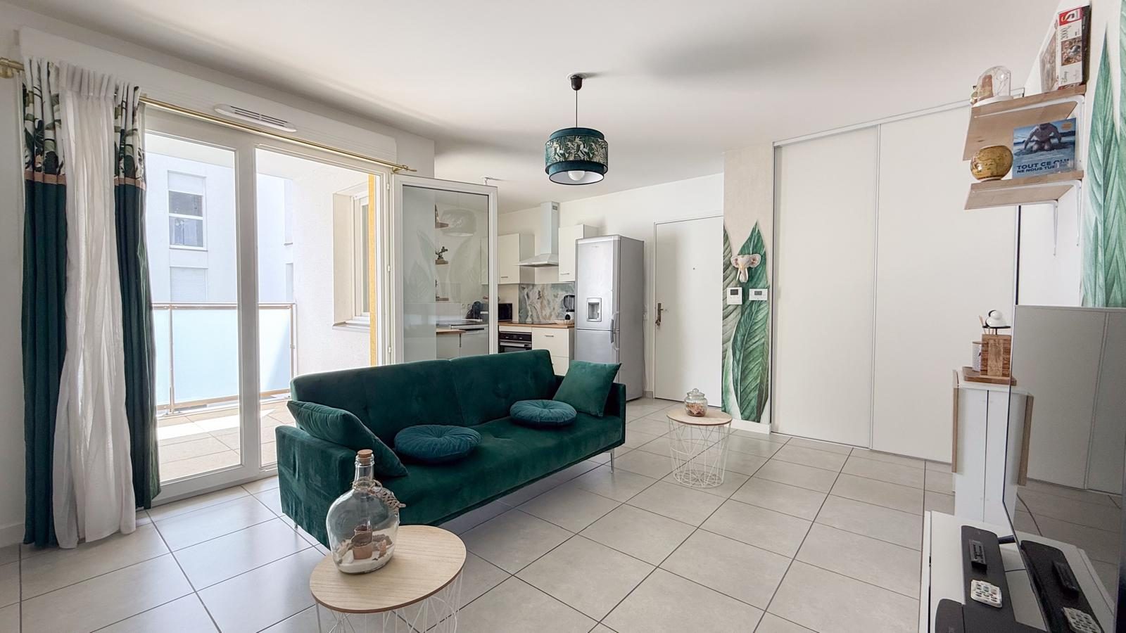 T2 en plein centre avec balcon et parking