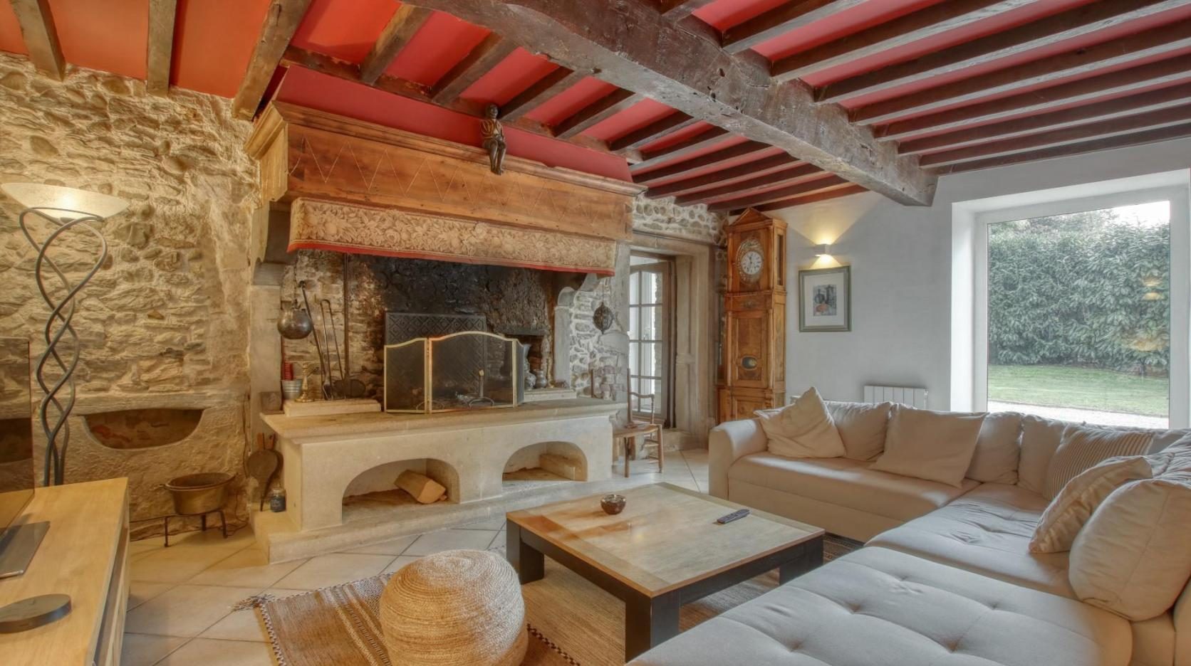5min A43-Propriété du XV et XVII ème siècles sur un terrain de 1010 M2 Sérézin-de-la-Tour 38300