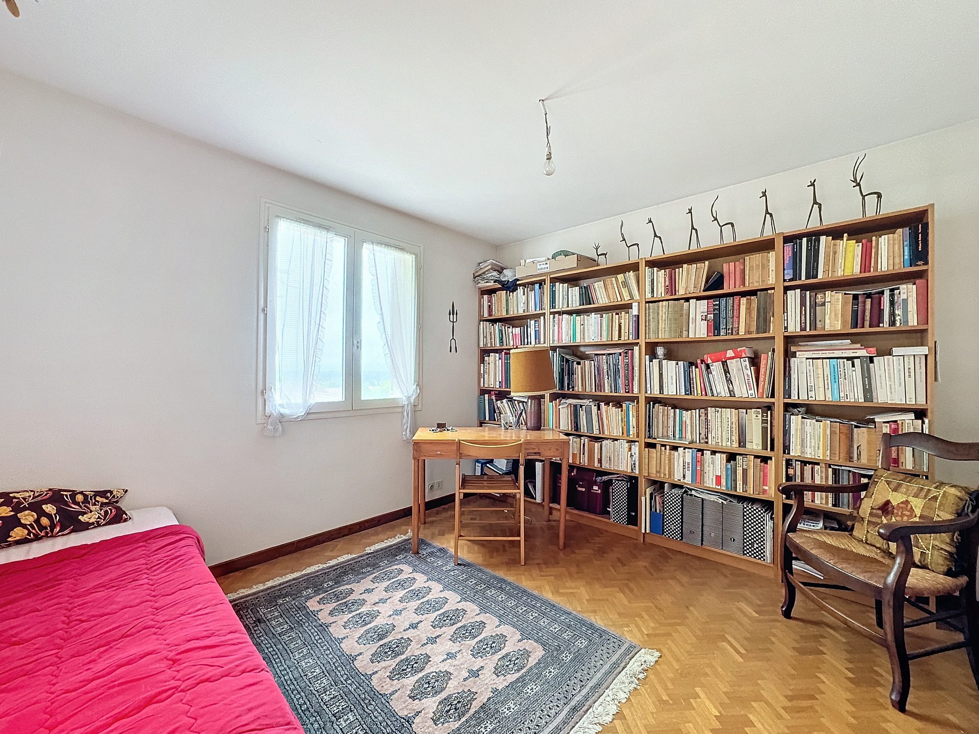 MAISON DE 140 M² AVEC PLUS DE 2300 M² DE TERRAIN Pont-de-Veyle 01290