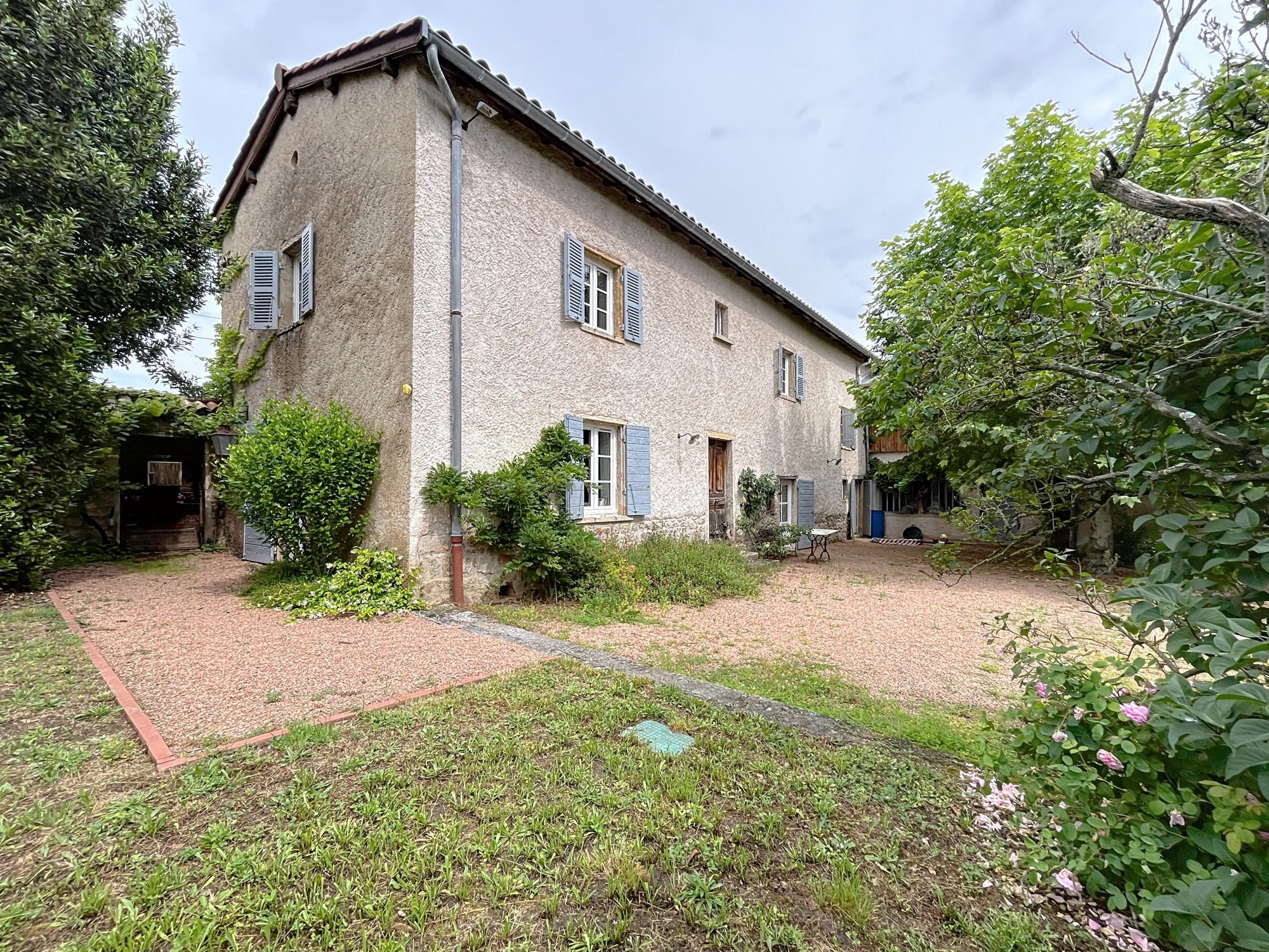 Ferme spacieuse à rénover