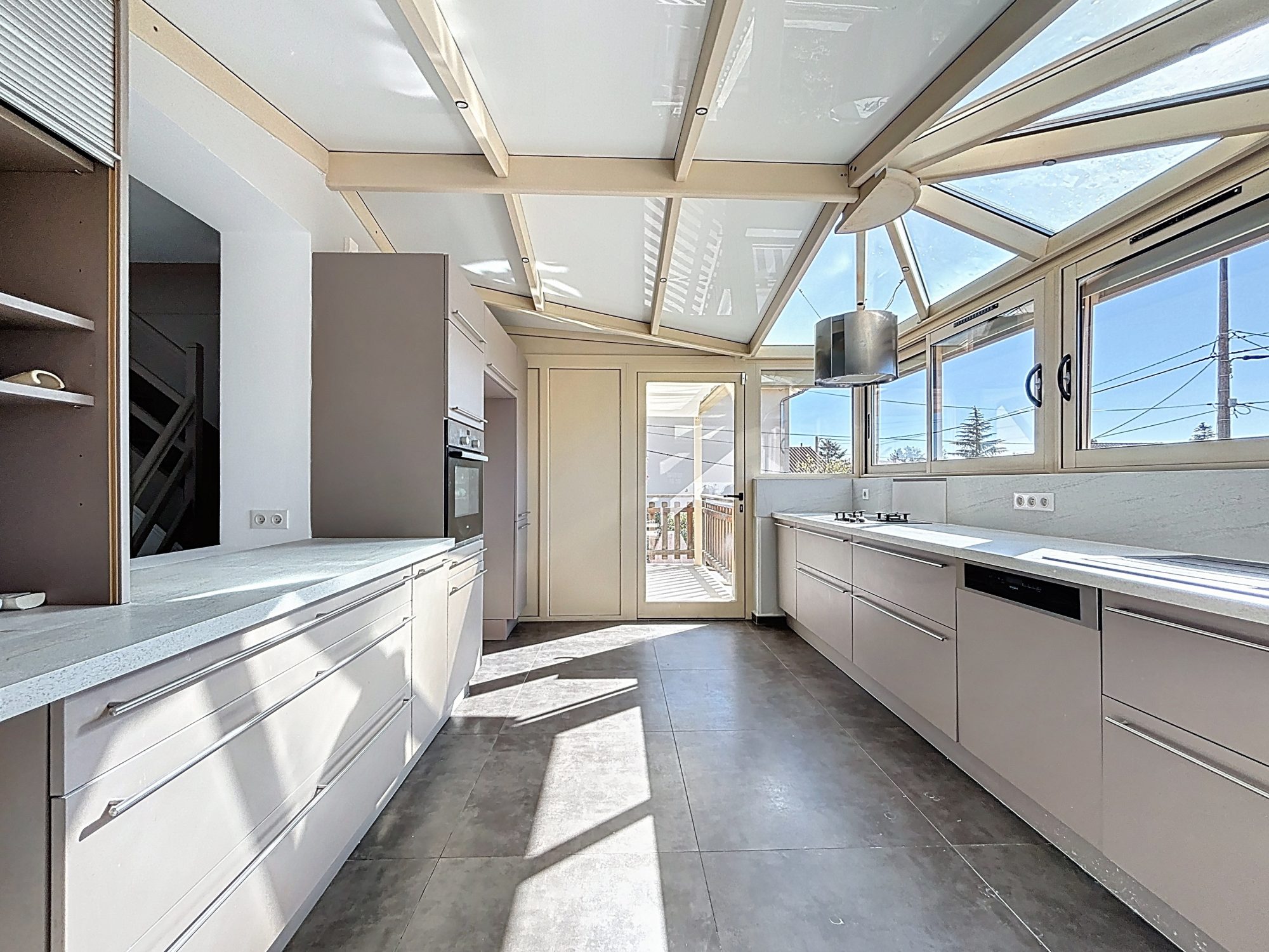 Centre village, belle maison de 160 m², terrain de 850 m² avec piscine Chaponost 69630