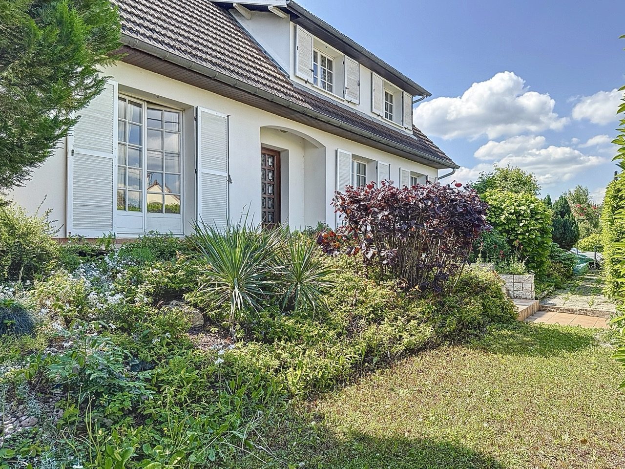 MAISON 150 m2 - 8 PIÈCES - 15 MIN DIJON -