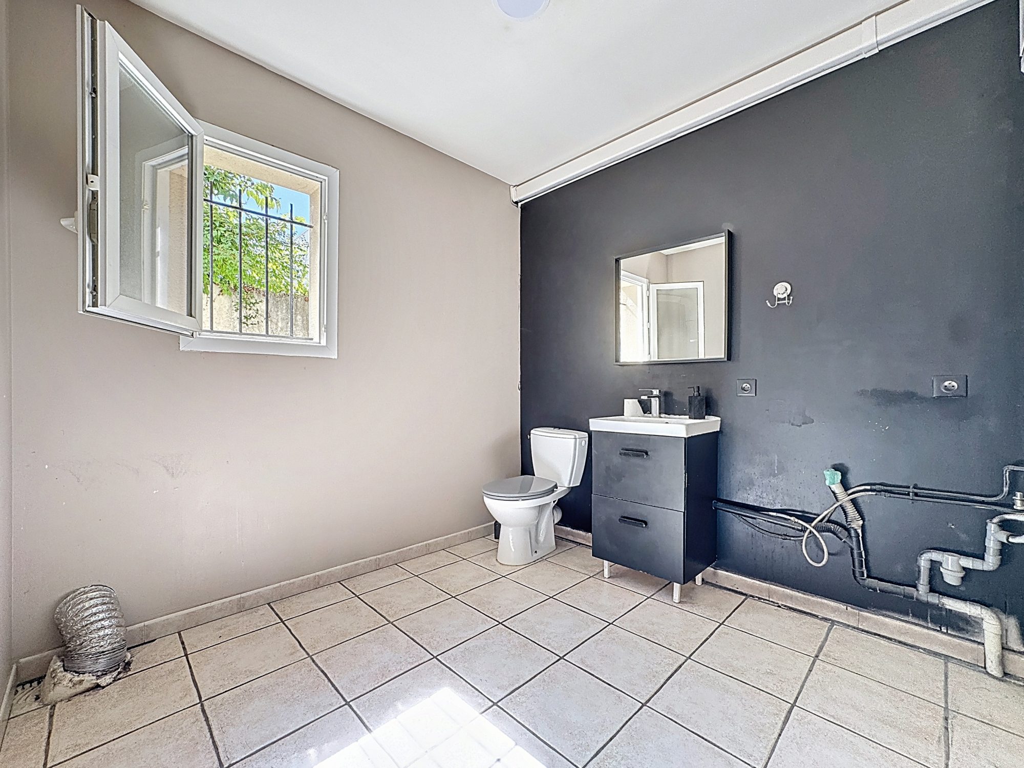 Maison rénové en 2020 de 160m2 utile avec 3 chambres Saint-Genis-Laval 69230