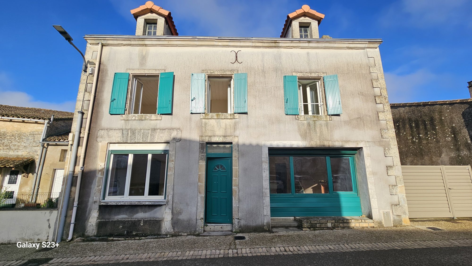 Maison - 5 pièces - 127 m² - Cherveux (79410)