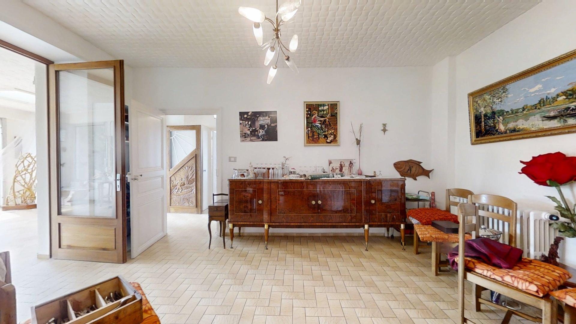 Maison avec dépendances sur un terrain constructible Davézieux 07430