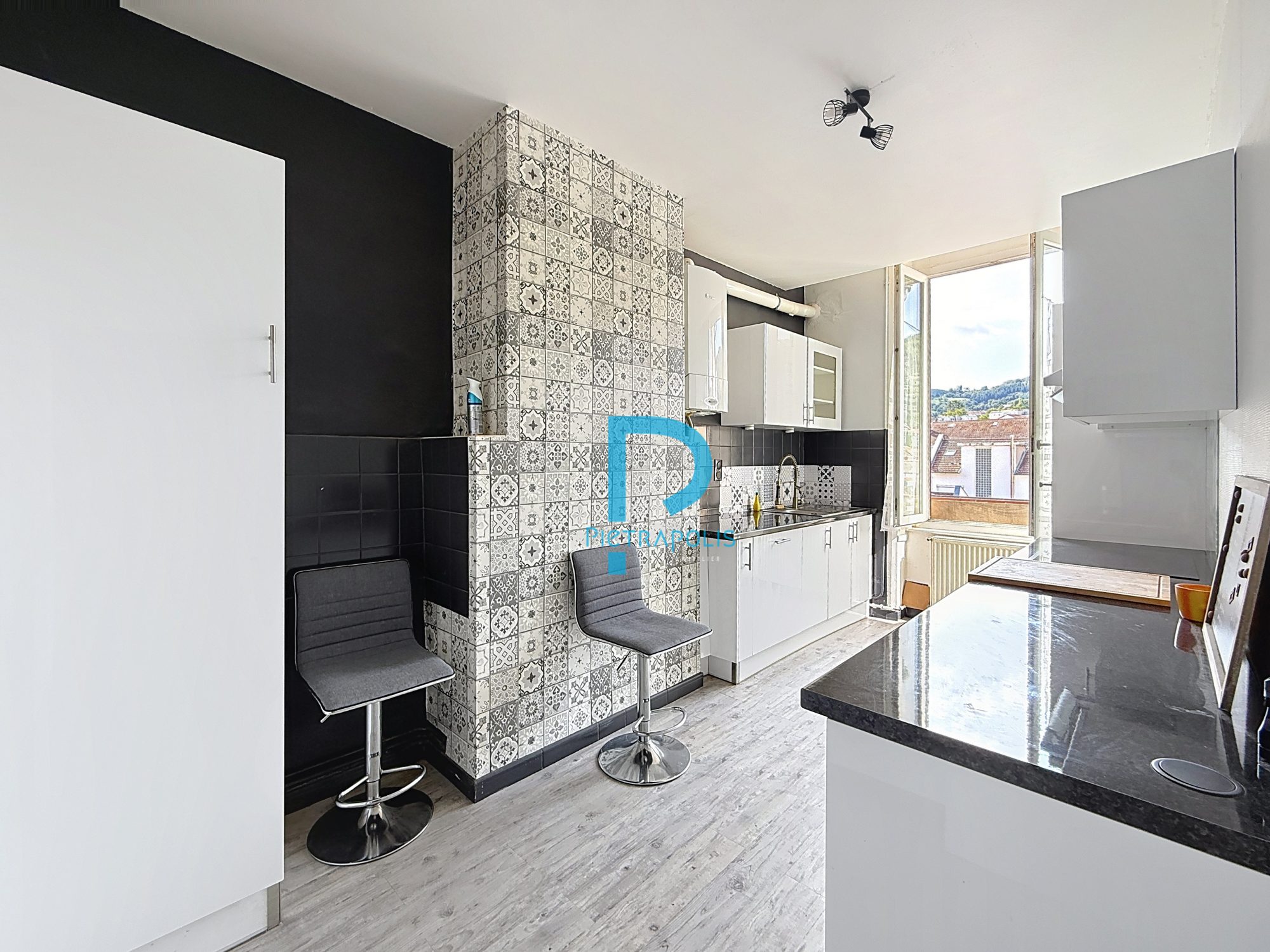 CENTRE DE TARARE APPARTEMENT 96 m2