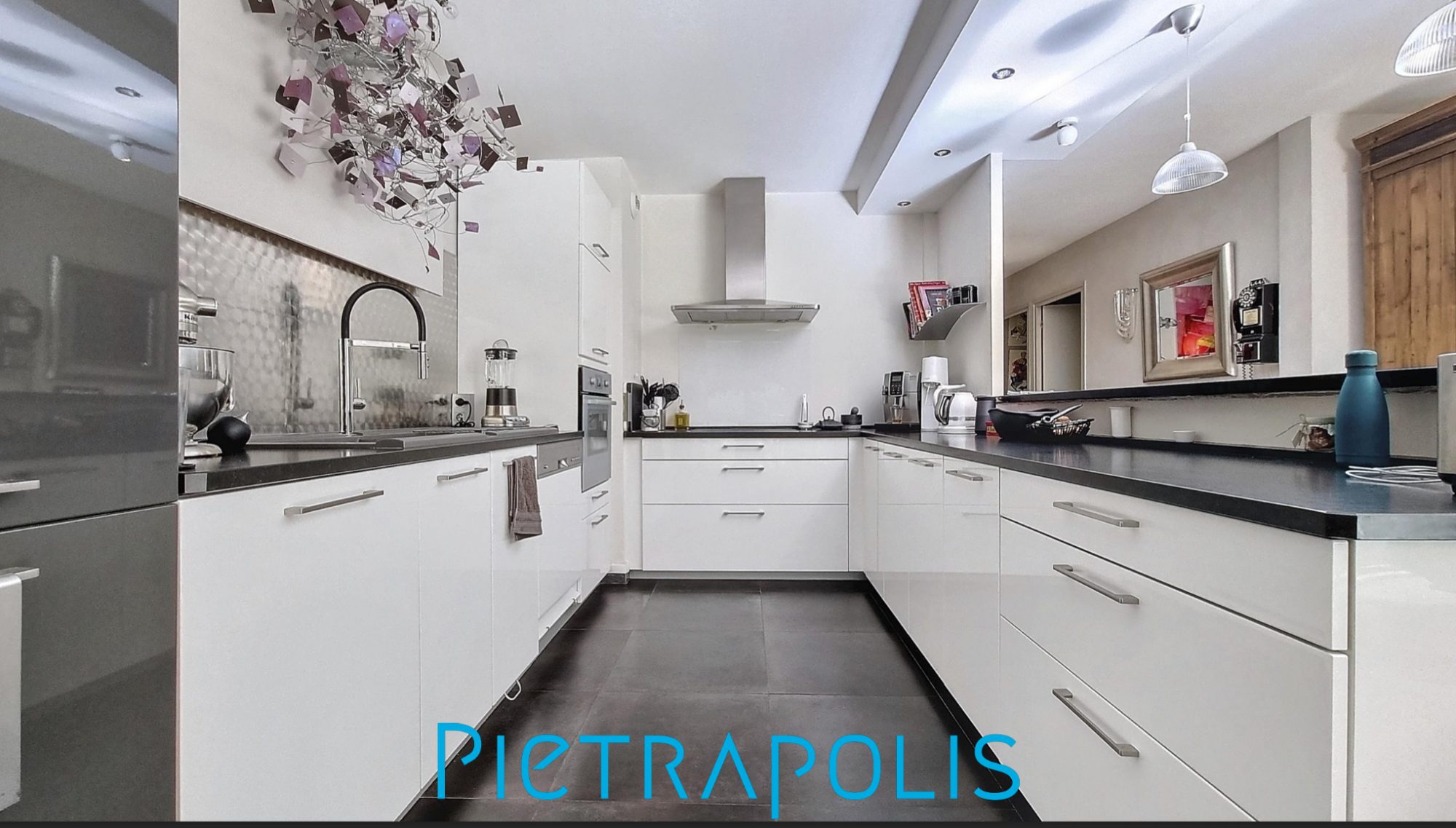 REZ DE JARDIN - T5 de plain pied de 116 m² - terrain privé de 400 m² piscinable. Caluire-et-Cuire 69300