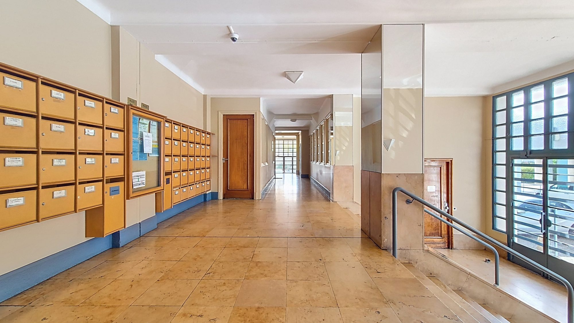 Lyon 8 - T2 de 56m² avec balcon au 2ème ét/7- ascenseur - Libre de suite Lyon 69008