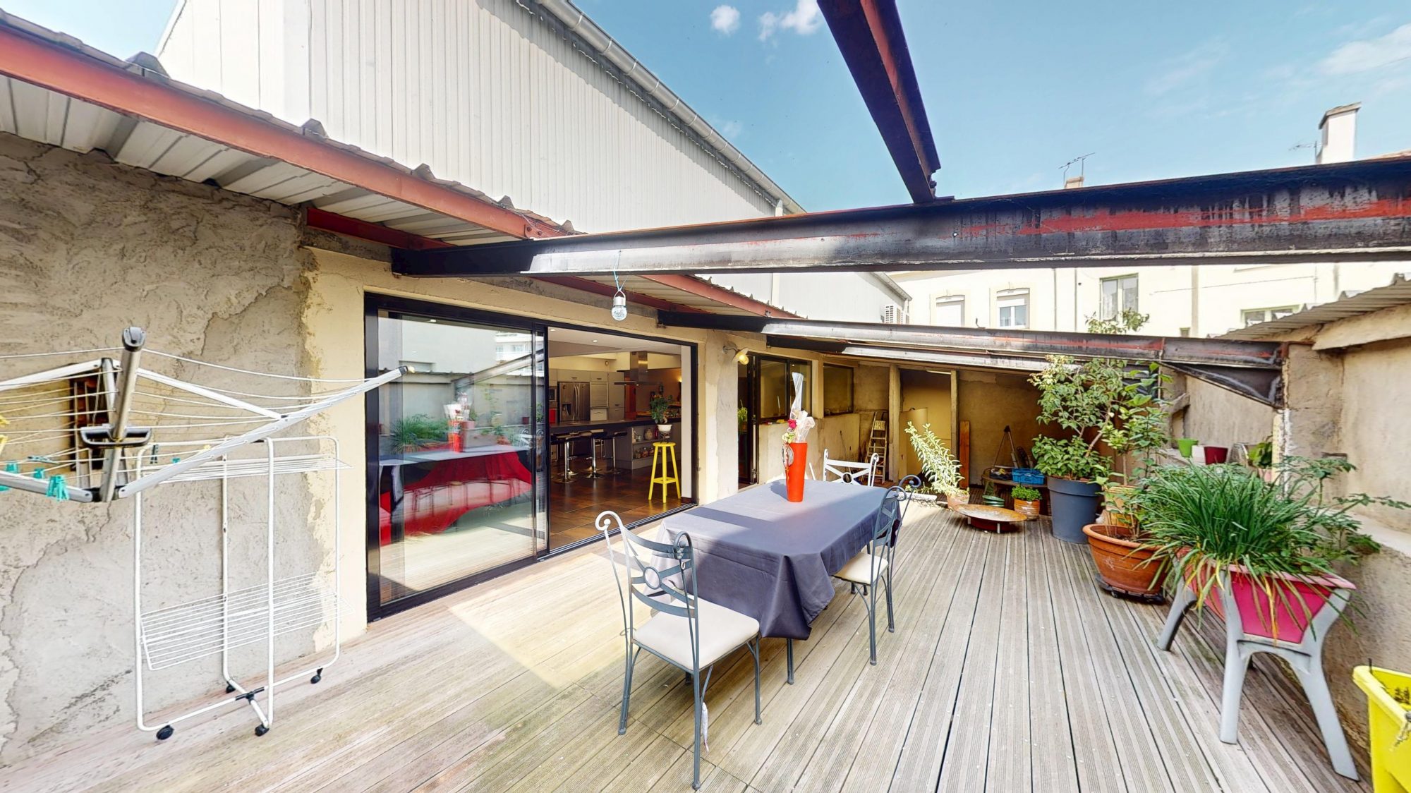 PRESTIGE, LOFT DE 270m2 hab, TERRASSE, DOUBLE GARAGE, COMBLES AMENAGÉES 235m2, CLIM REVERSIBLE, PROCHE TOUTE COMMODITÉS Le Chambon-Feugerolles 42500