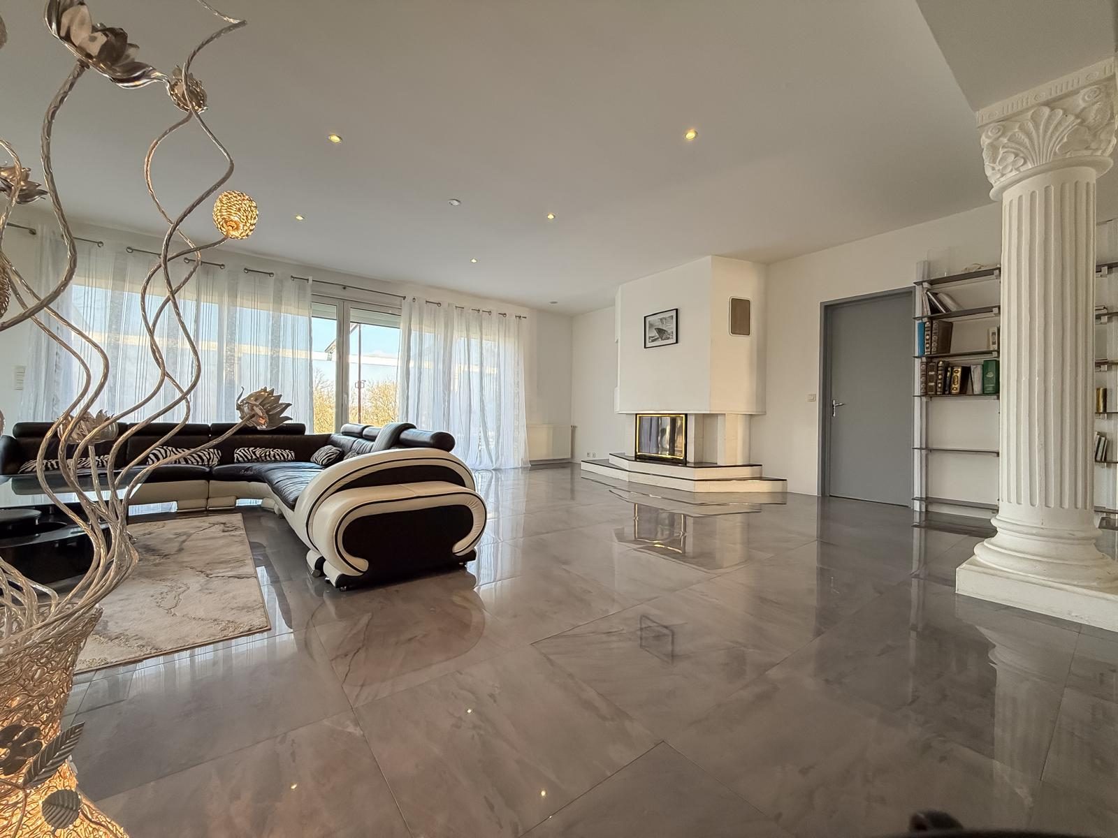 Maison de palin-pied sur les hauteurs de Fontaines Saint Martin Fontaines-Saint-Martin 69270