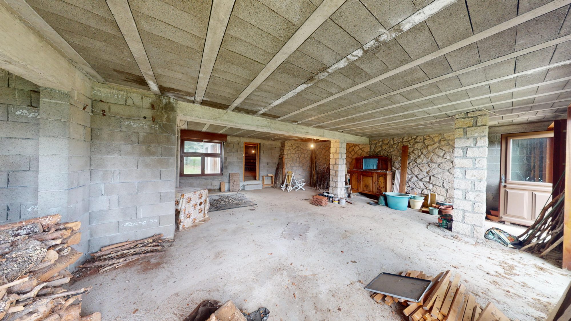 CHALET ET DEPENDANCES Saint-Pal-de-Chalencon 43500