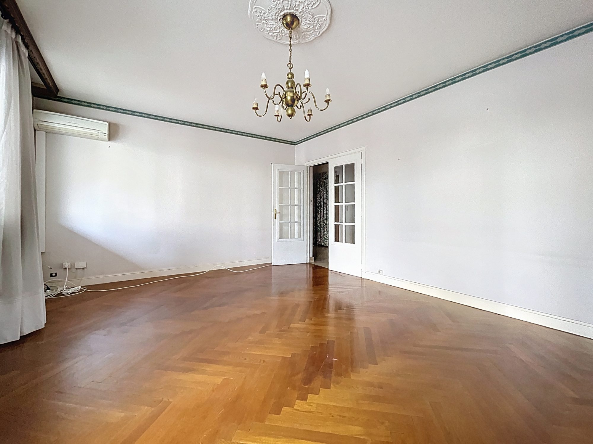 RUE CLAUDE VEYRON - PROCHE PARC BLANDAN Lyon 69007