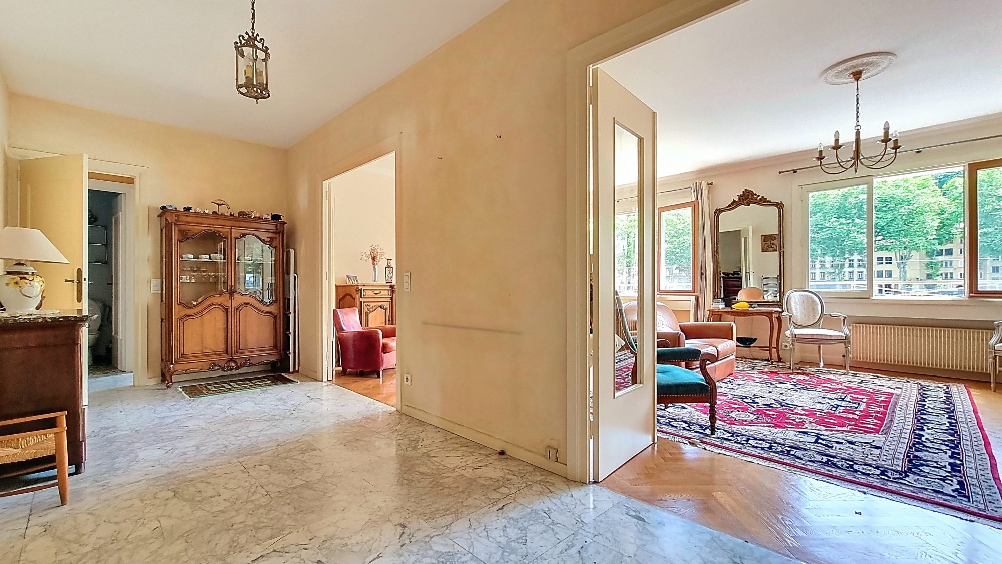 QUAI DE SAONE - T5 de 120 m² avec terrasse - garage Lyon 69001