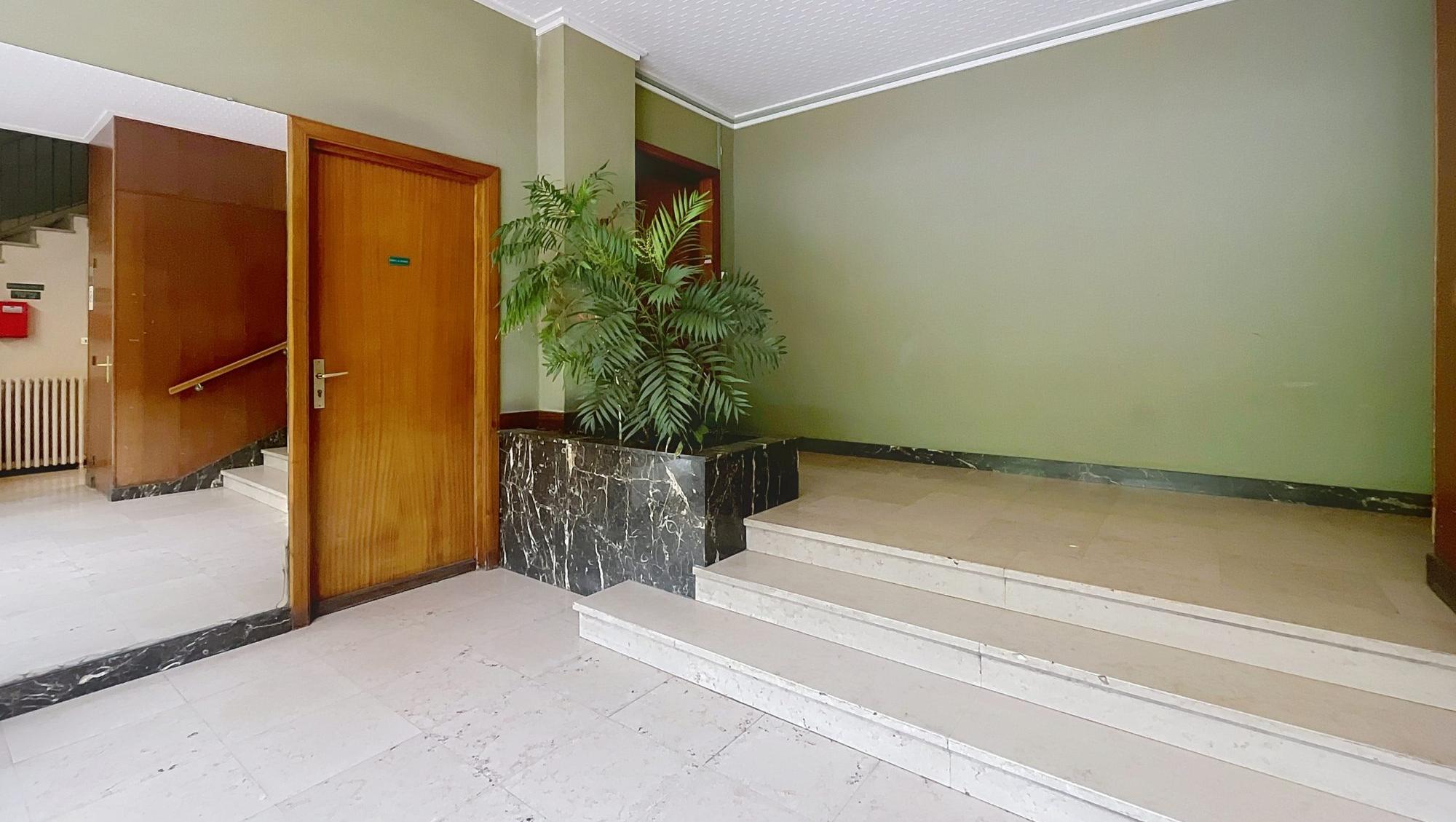 Appartement traversant 92 m² carrez– Étage élevé, vue dégagée, fort potentiel Sainte-Foy-lès-Lyon 69110