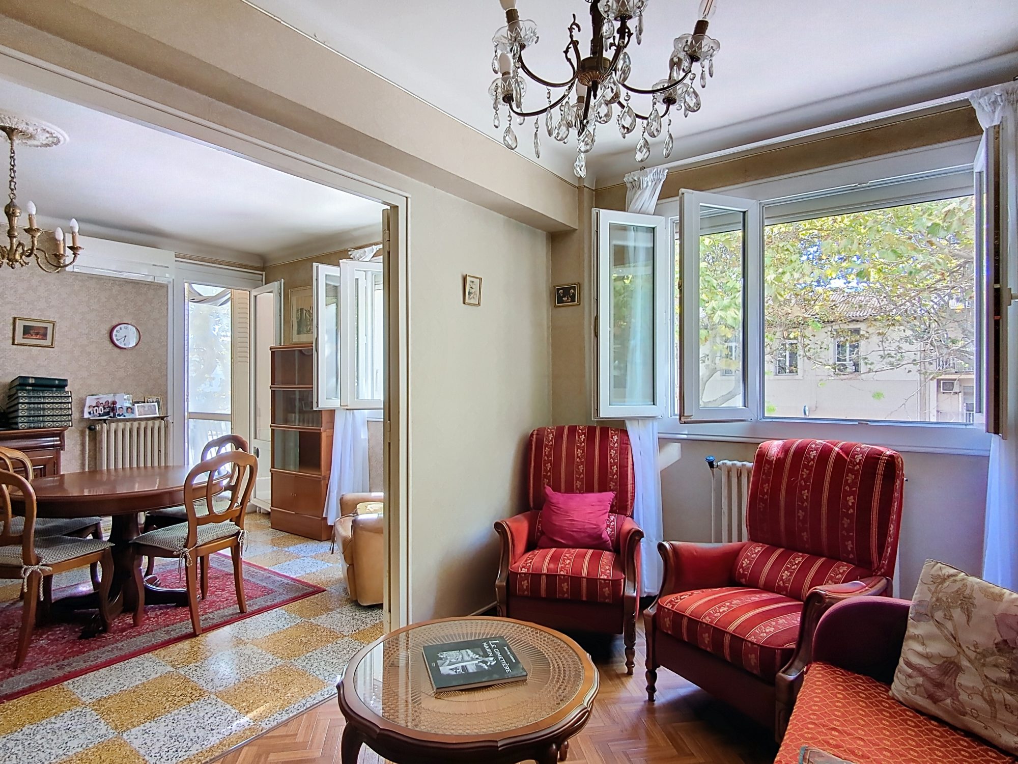 Sète :Avenue Victor Hugo  Appartement  T4 traversant, ,ascenseur, Sète 34200