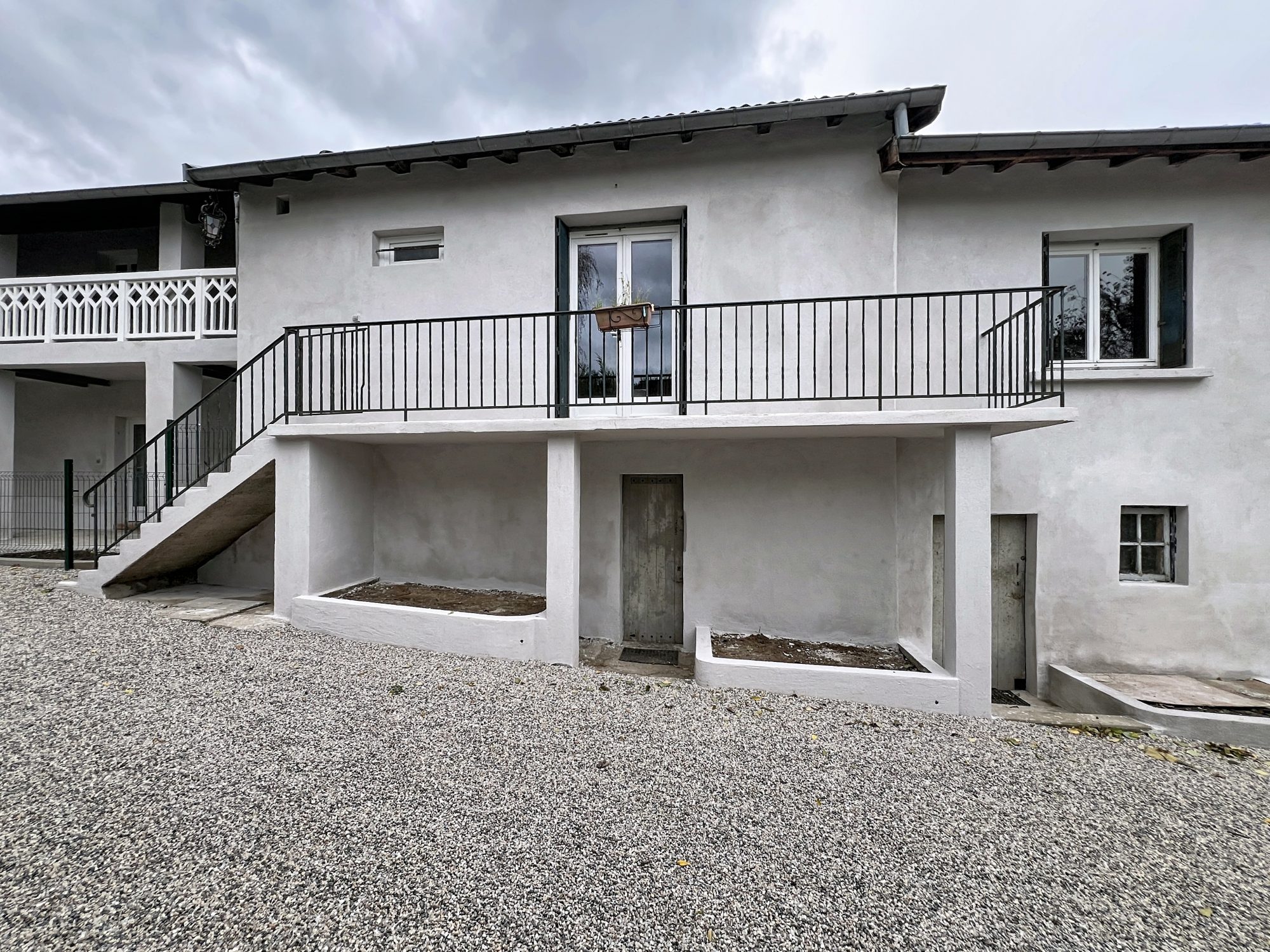 SUR LES HAUTEURS DE GENAY - AU CALME - APPARTEMENT T3 DE 97m2 - PETITE COPROPRIETE Genay 69730