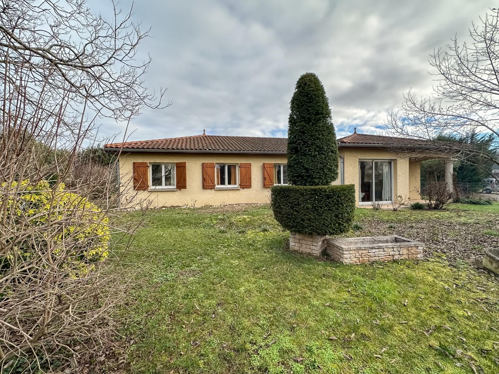 Maison de plein pied edifiée sur 1200m² de terrain