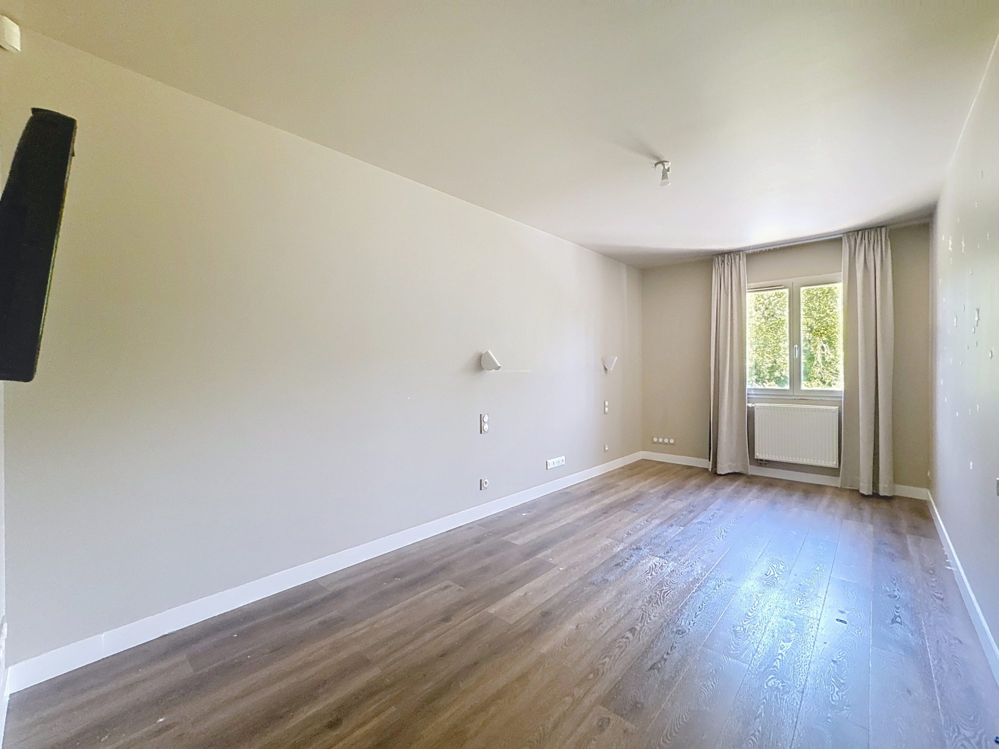 Bâtiment Commercial ou de Bureaux à Craponne de 430m2 Craponne 69290