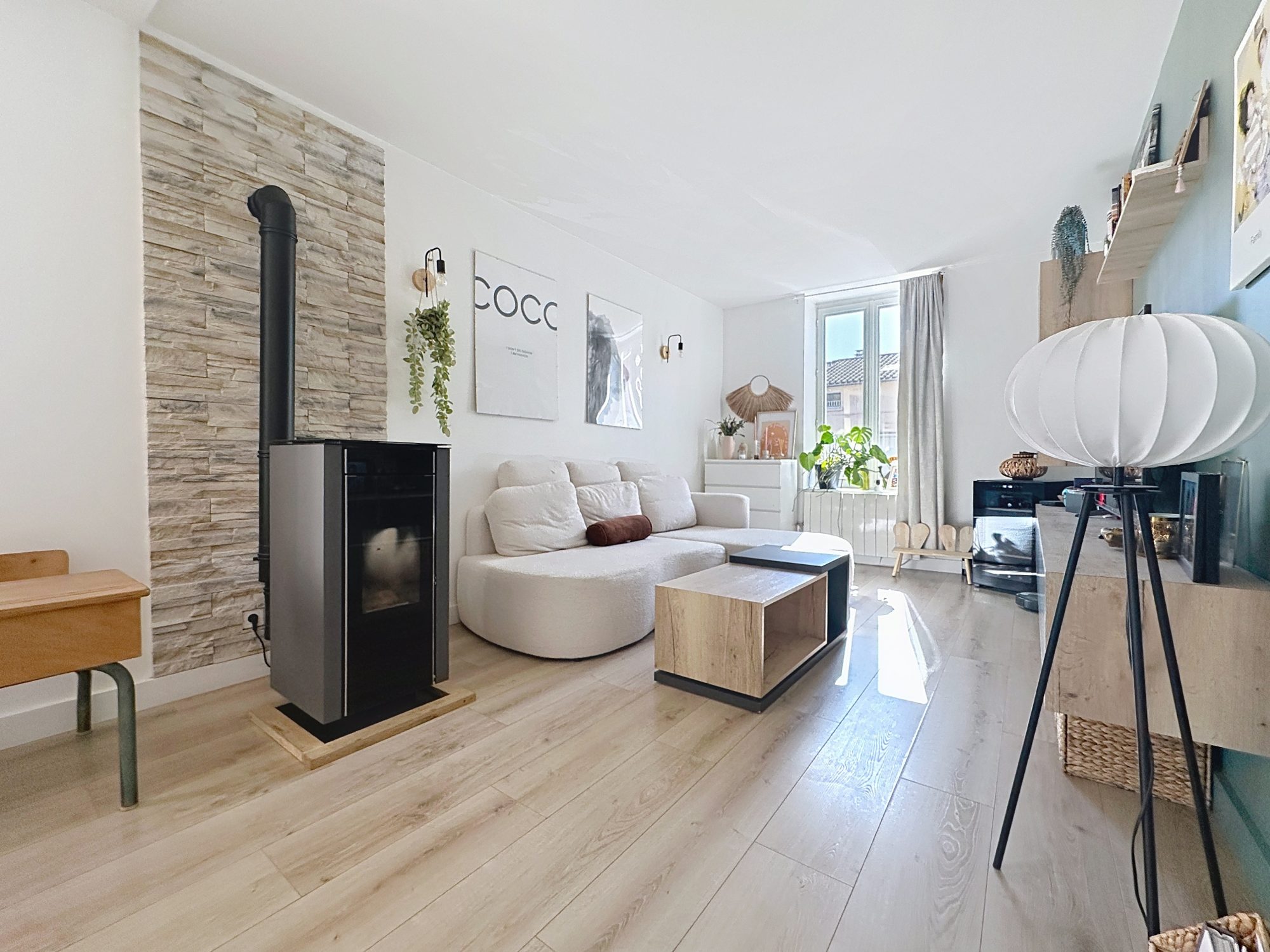 TRÈS BEL APPARTEMENT T4 AVEC GRANDE TERRASSE Tarare 69170