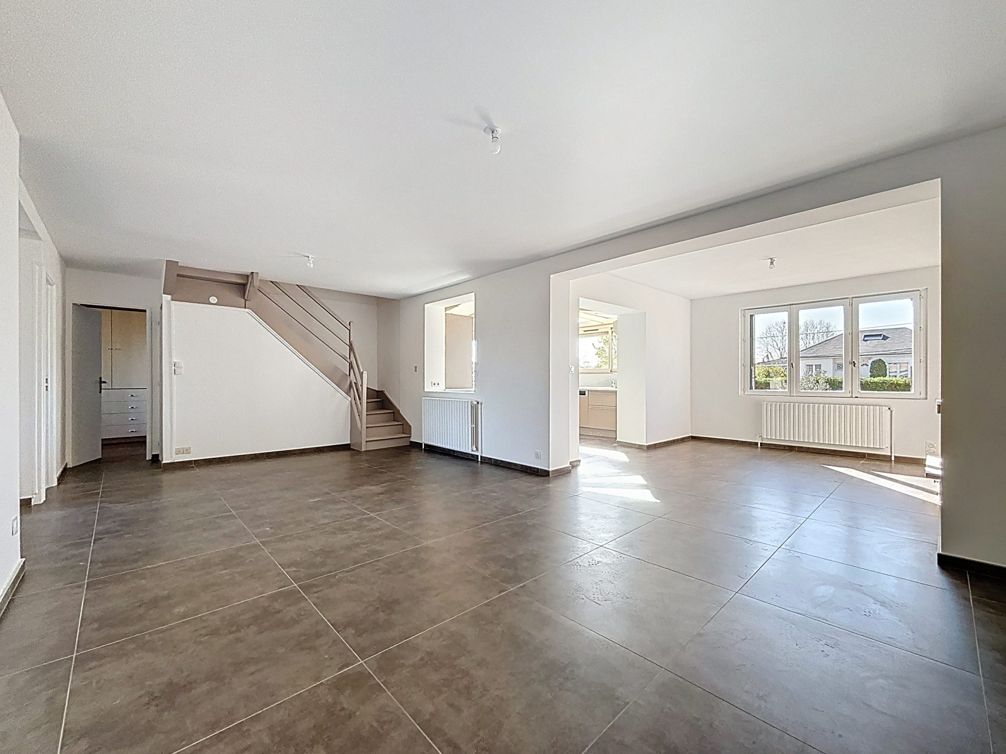 Centre village, belle maison de 160 m², terrain de 850 m² avec piscine Chaponost 69630