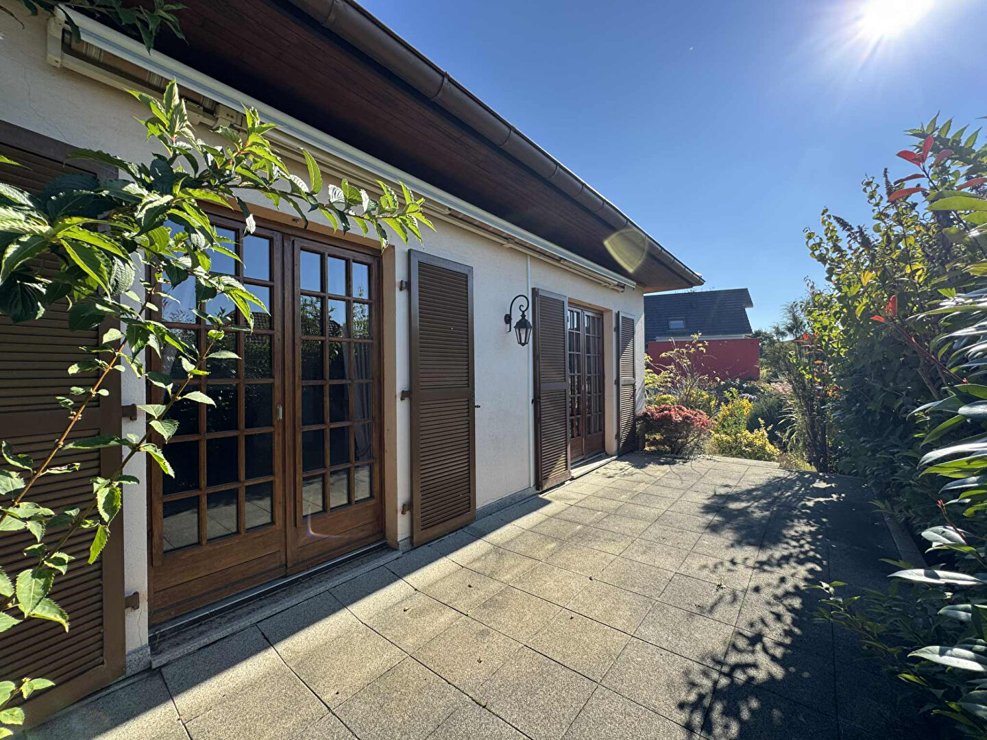 MAISON INDIVIDUELLE AVEC GRAND TERRAIN CONSTRUCTIBLE