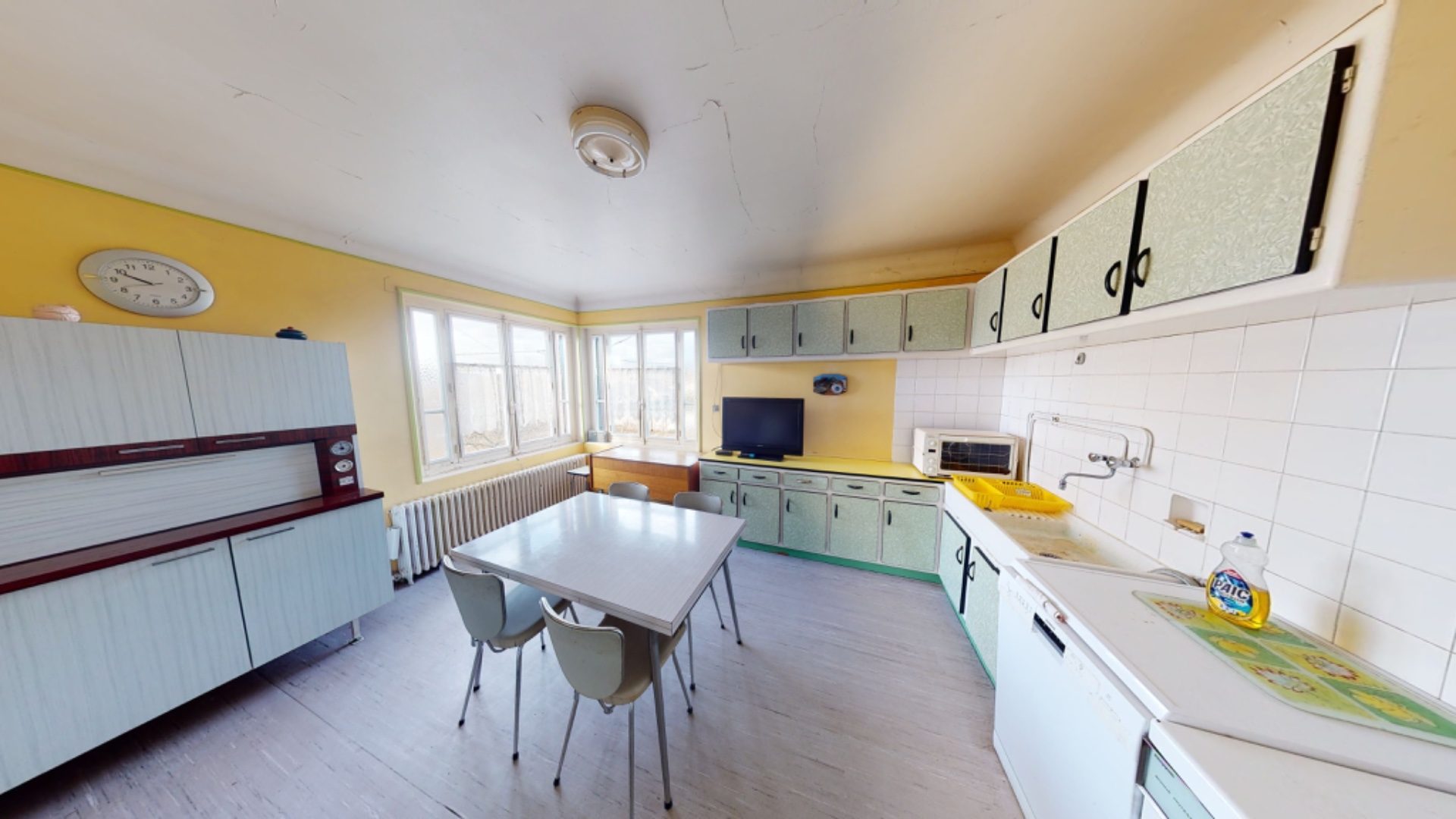 Maison à rénover avec dépendance et grand terrain Apinac 42550