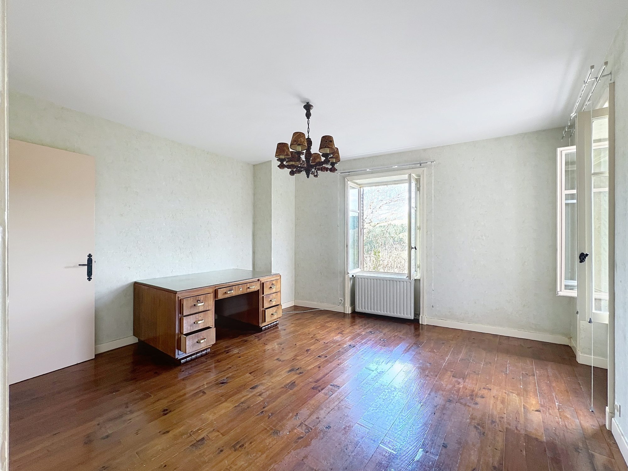 MAISON - 2 CHBRES – JARDIN – DEPENDANCES - SOUS SOL Saint-Vincent-de-Reins 69240