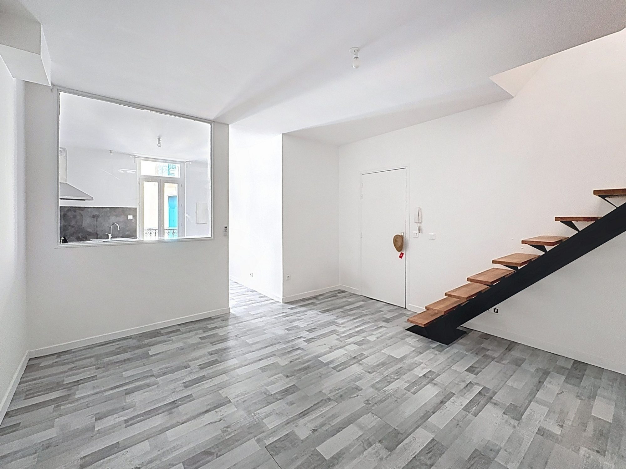 SETE - CENTRE VILLE : Appartement T2 duplex, rénové, grenier