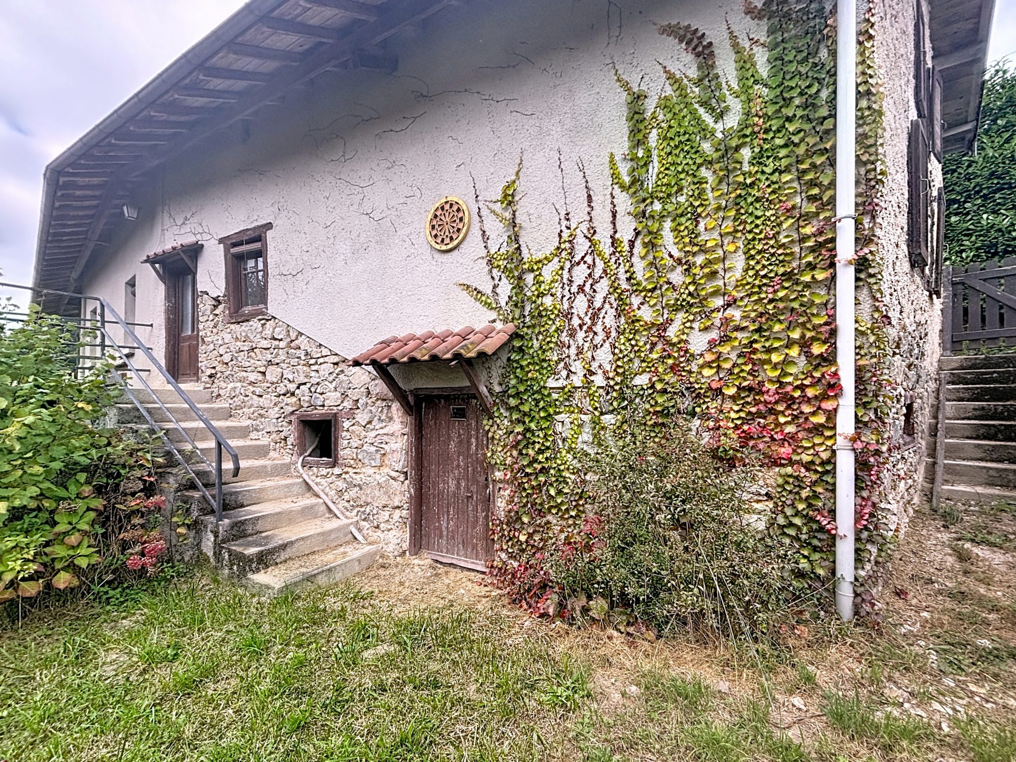 Maison en Pierres Env 134 m² Claveisolles 69870