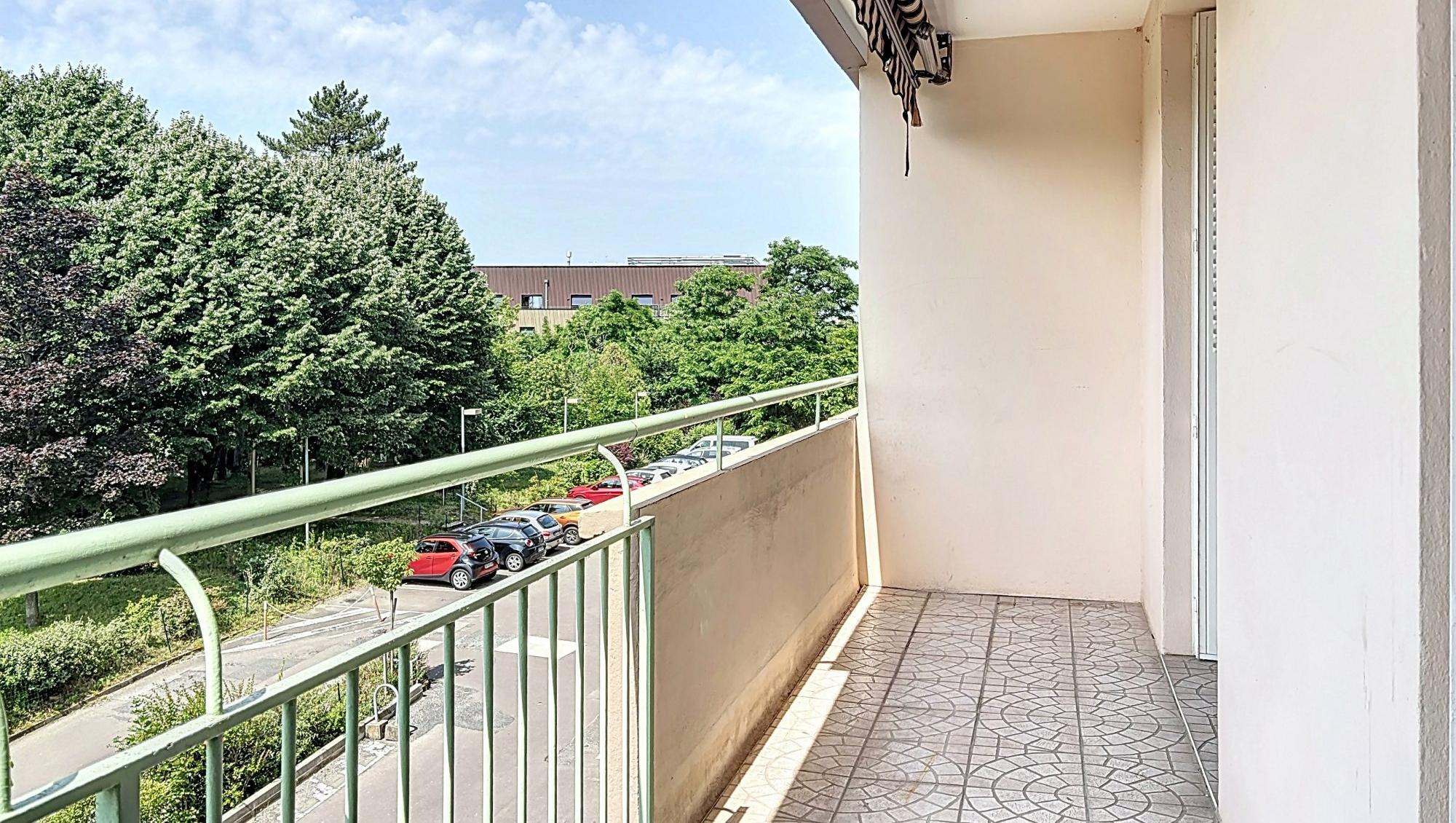 grand T3 78 m² avec balcons au métro cuire Caluire-et-Cuire 69300