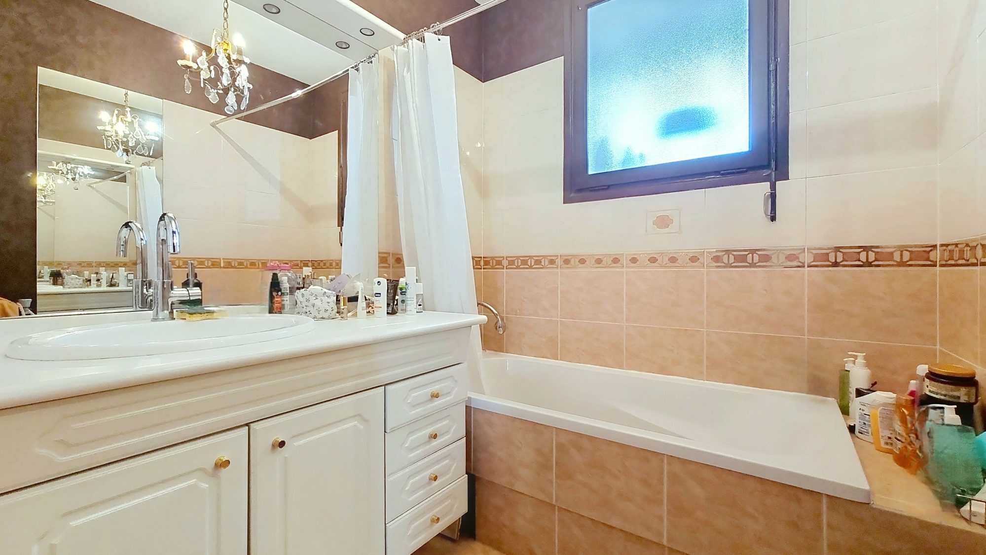 VUE DEGAGEE SANS VIS A VIS - T3 80 m² climatisé avec terrasse - Parking possible Villeurbanne 69100