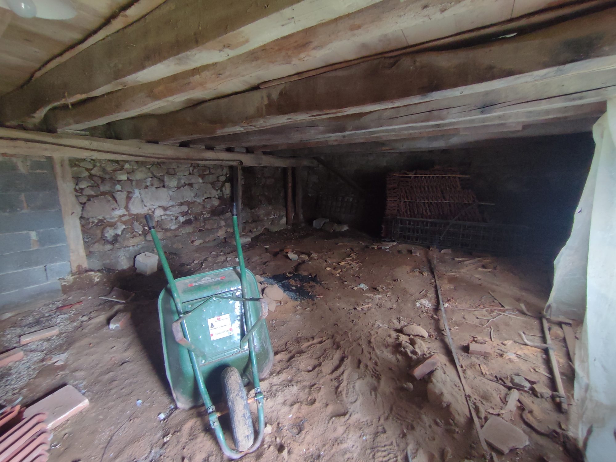 Ferme en pierres Olliergues 63880