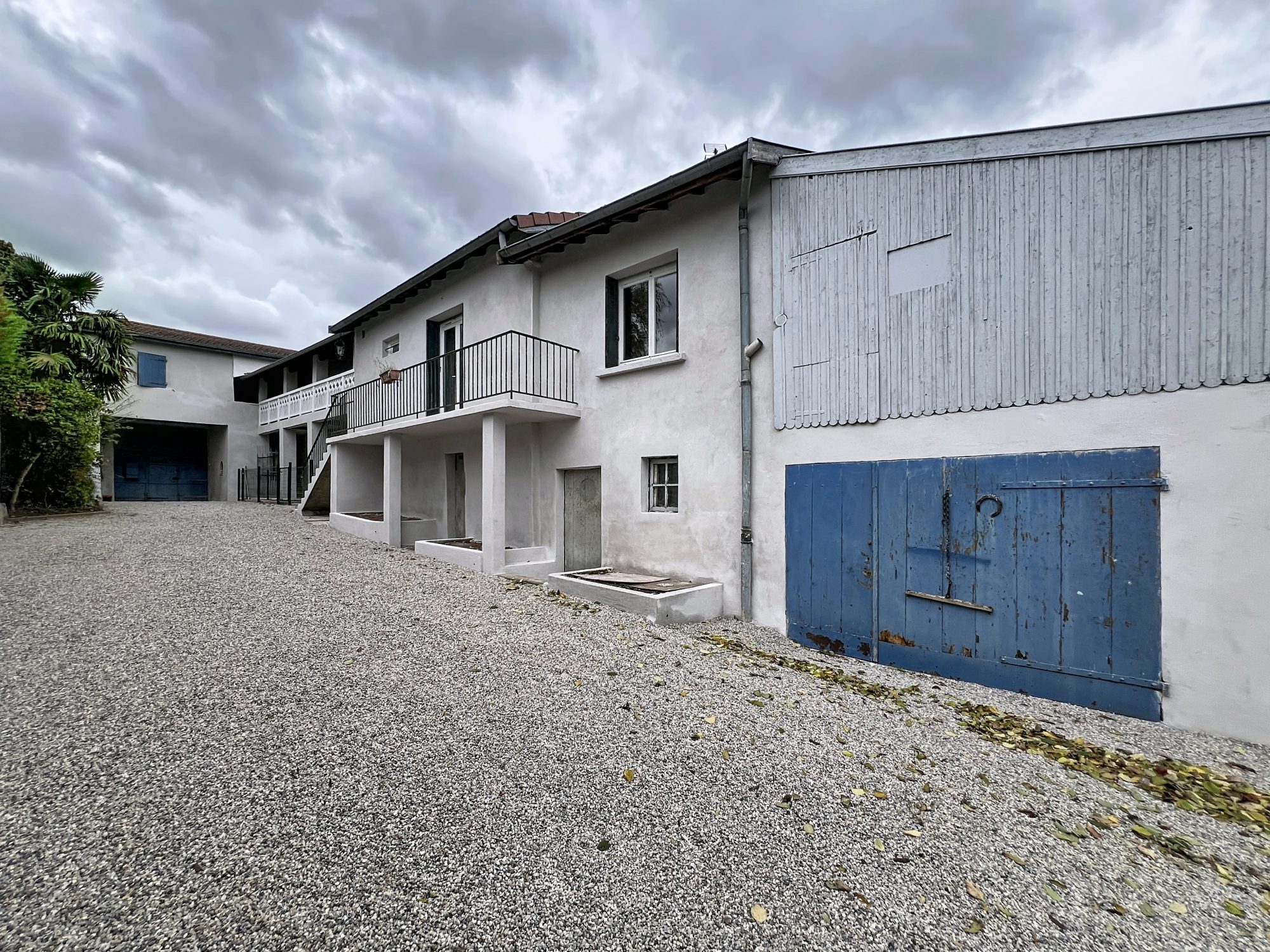 SUR LES HAUTEURS DE GENAY - AU CALME - APPARTEMENT T3 DE 97m2 - PETITE COPROPRIETE Genay 69730