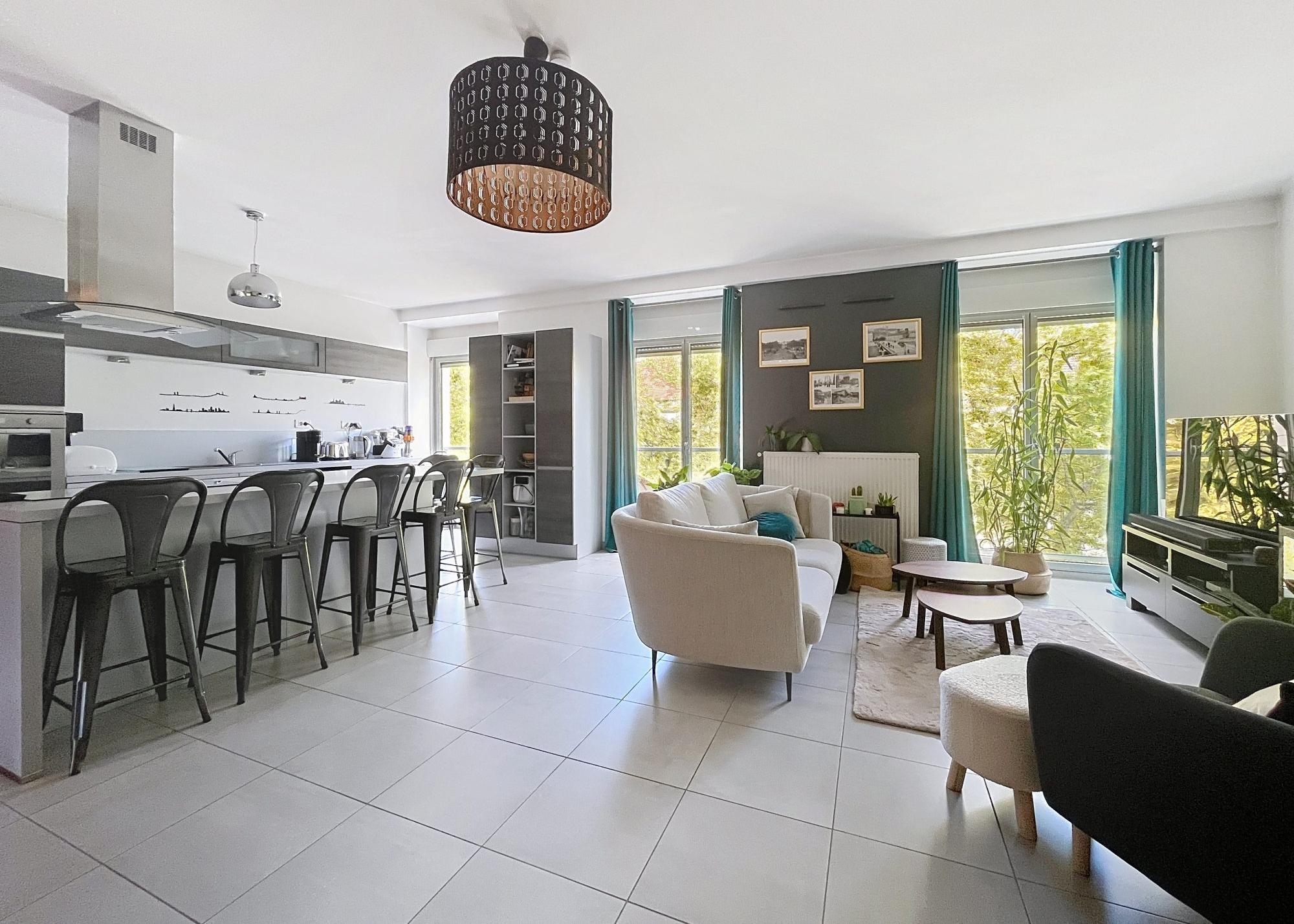T5 de 103m² 4 chambres - Dernier étage + garage double secteur Jean Jaurès Lyon 7