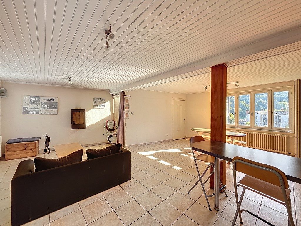 Maison familiale avec grande dépendance et terrain clos – Sail-sous-Couzan (42890) Boën-sur-Lignon 42130