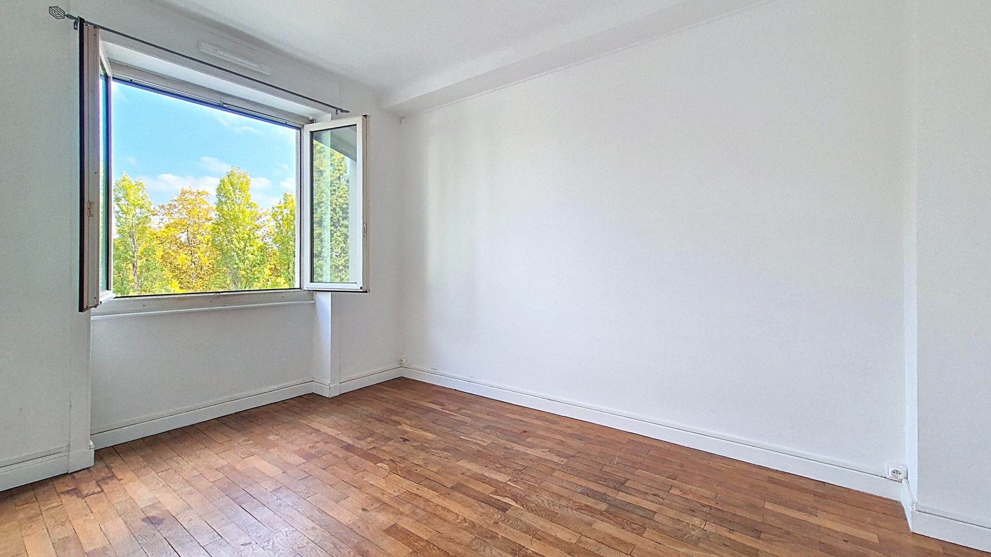 Lyon 8 - T2 de 56m² avec balcon au 2ème ét/7- ascenseur - Libre de suite Lyon 69008