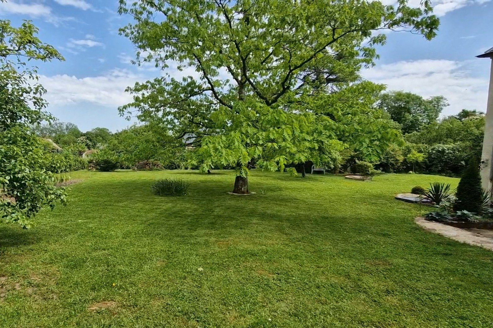 Propriété de caractère entre Chalon et Dole Chalon-sur-Saône 71100