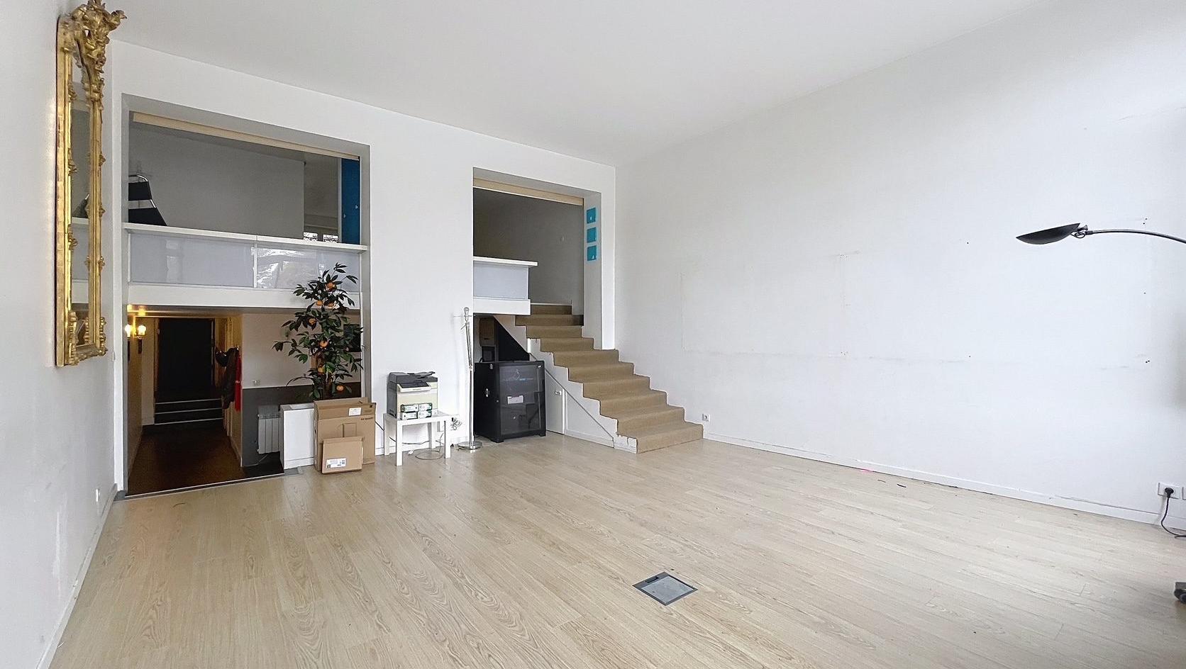 Plateau à aménager place Bellecour Lyon 69002