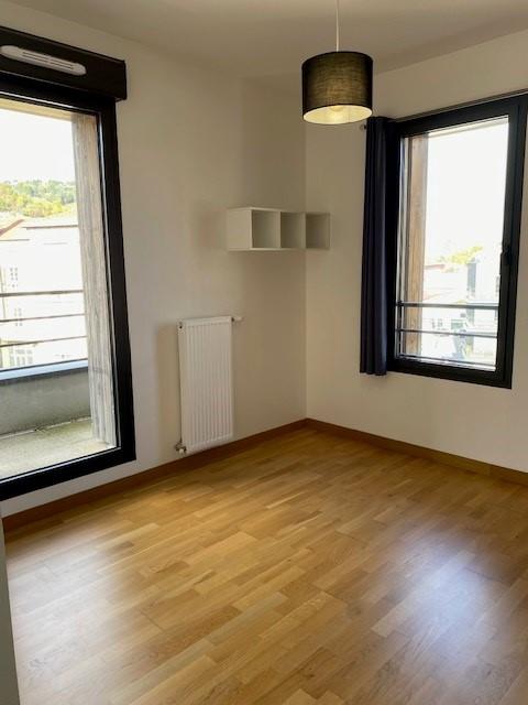 Appartement - 3 pièces - 57 m² - CONDRIEU (69420)